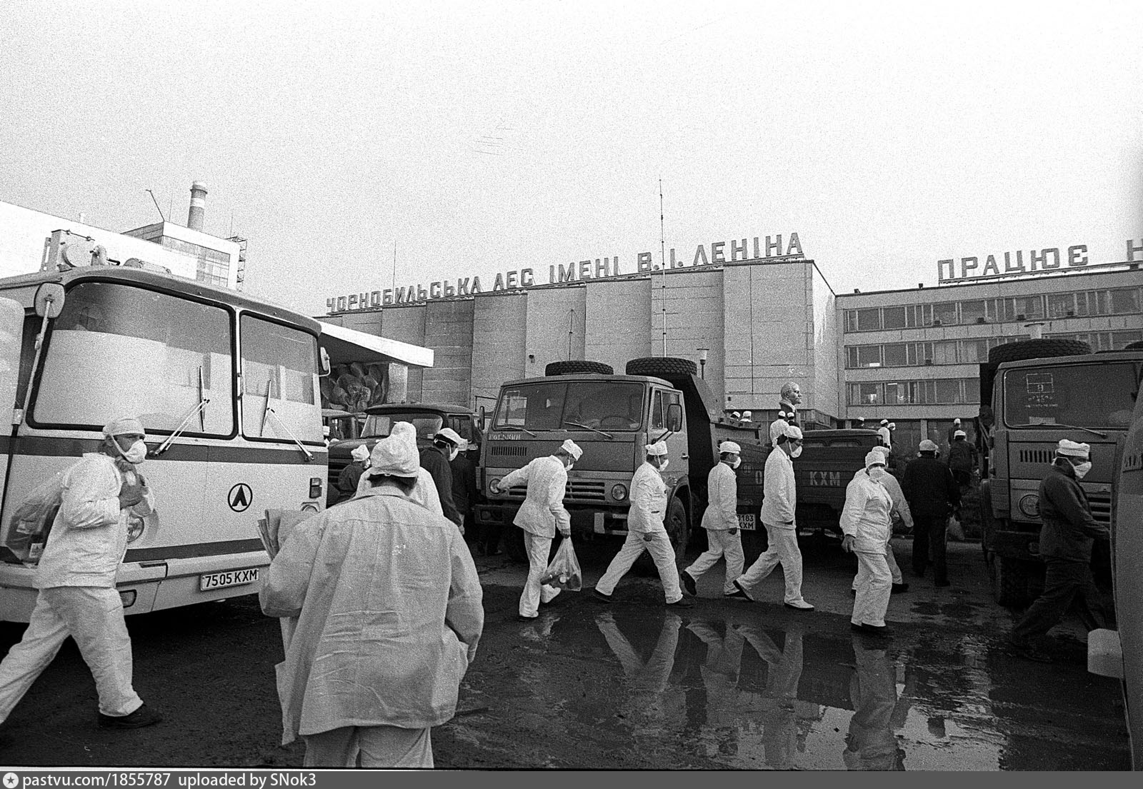 Город побратим припяти во франции. Чернобыль Припять 1986. Припять ликвидаторы 1986. Чернобыль ЧАЭС 1986. Припять эвакуация 1986.