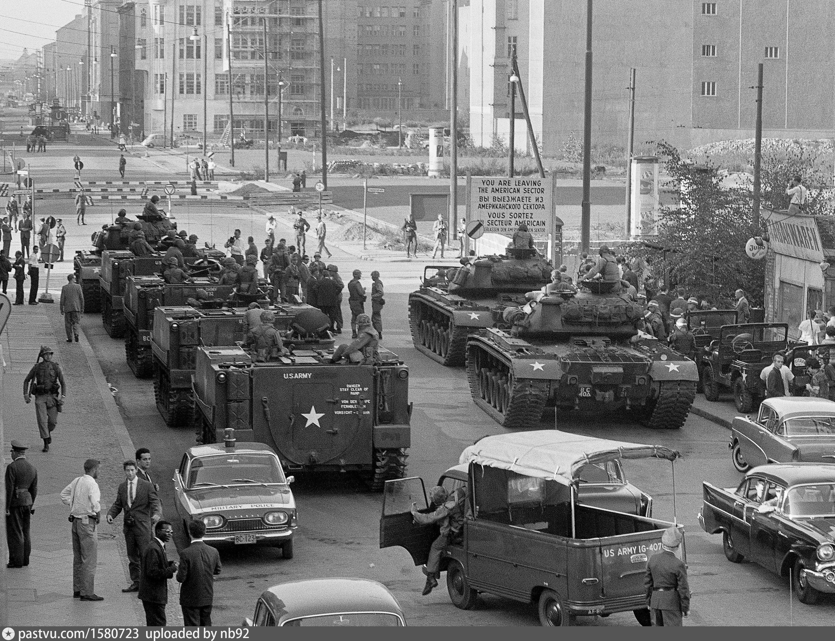 Checkpoint Charlie Synonym