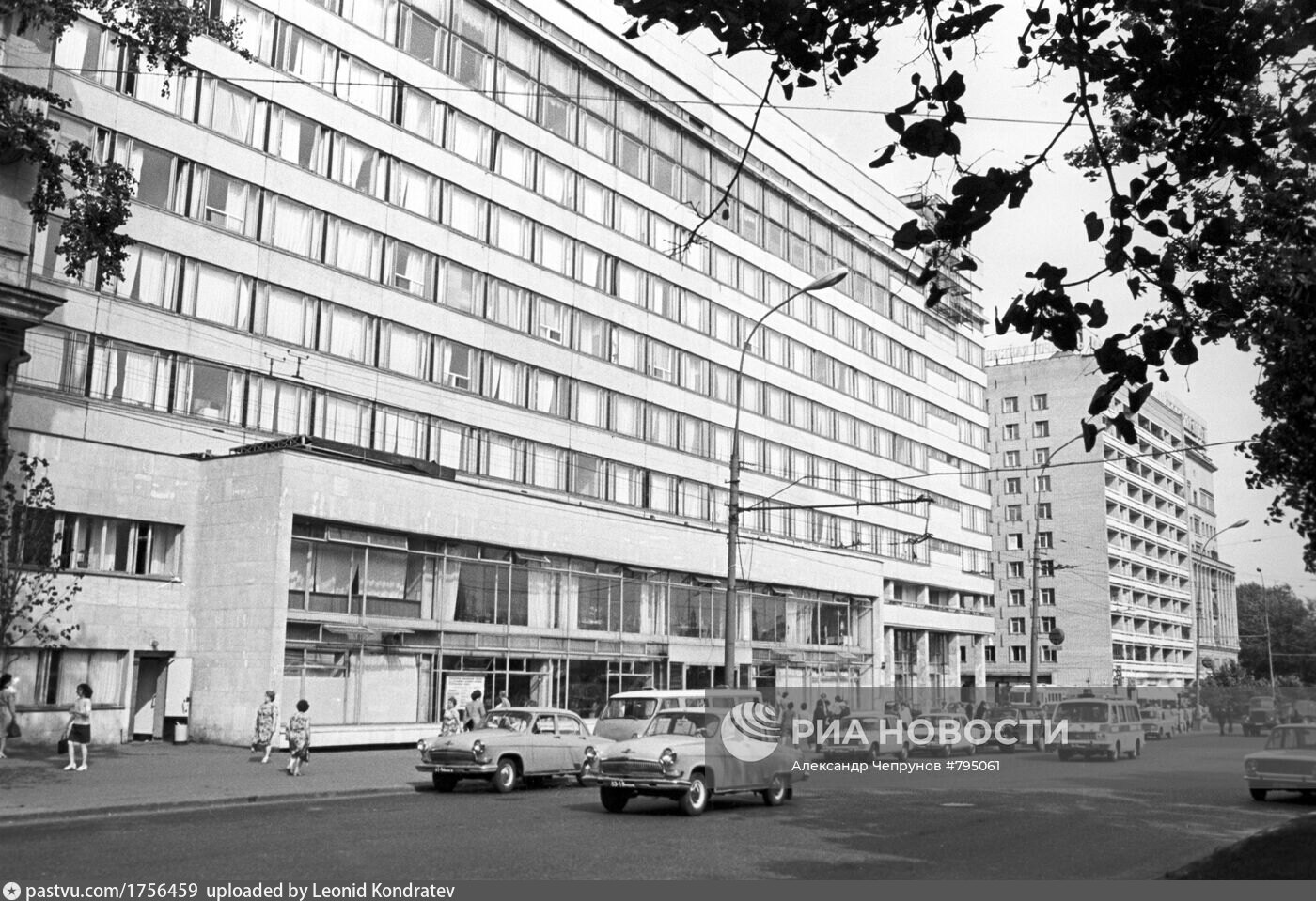 Второй часовой. Второй Московский часовой завод. Московский часовой завод Слава. Второй Московский часовой завод Слава(Слава). Часовой завод в Москве на белорусской.