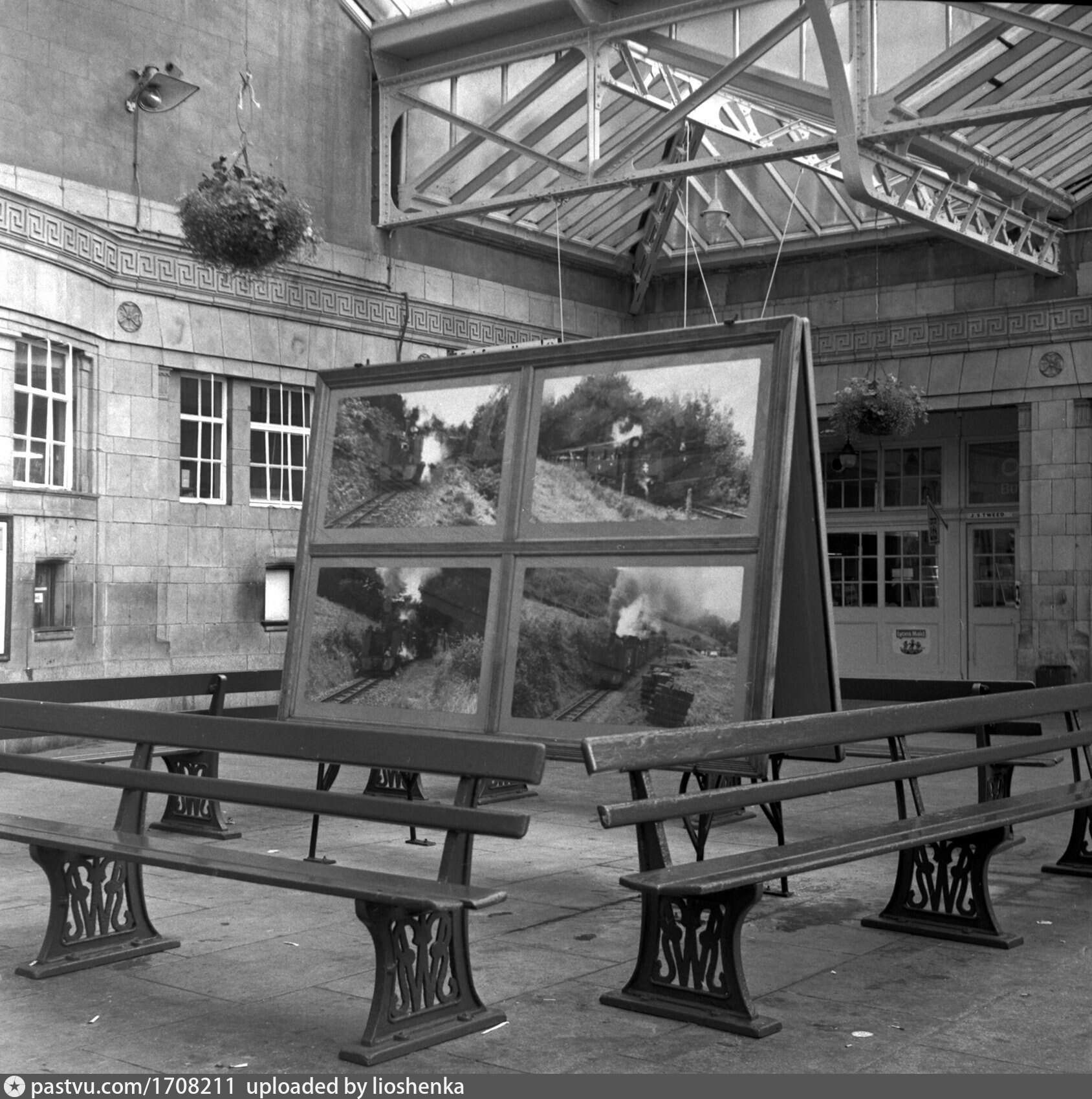 vor-advertising-boards-on-the-concourse-of-aberystwyth-station