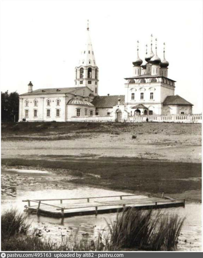 Знаменский храм бор. Знаменская Церковь Бор Нижегородская. Николо Знаменская Церковь город Бор. Николо-Знаменская Церковь Алатырь. Знаменская Церковь Вязьма.