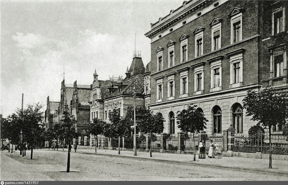 Insterburg. Wilhelmstraße mit Reichsbank und Post