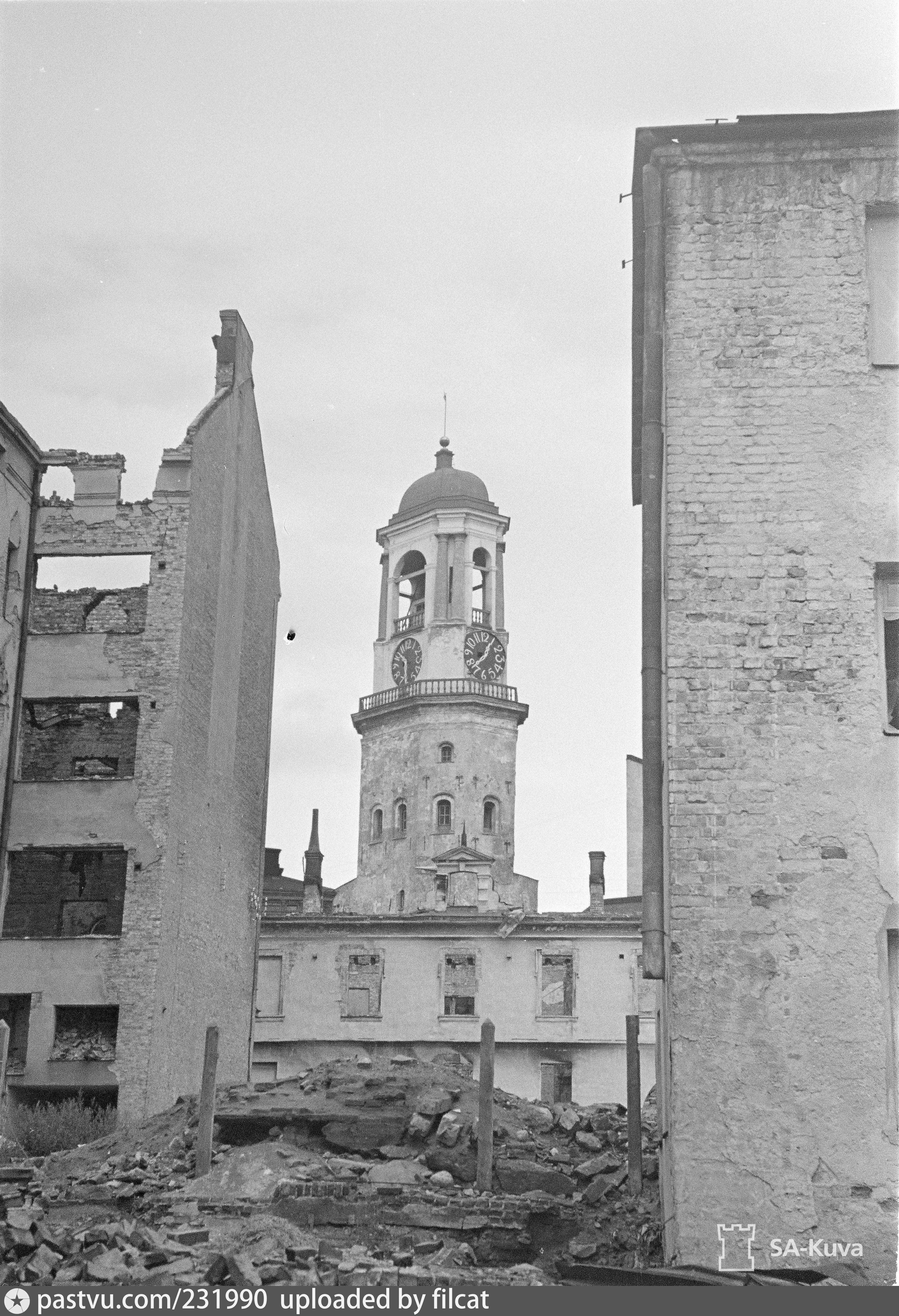 Башня с часами в выборге фото