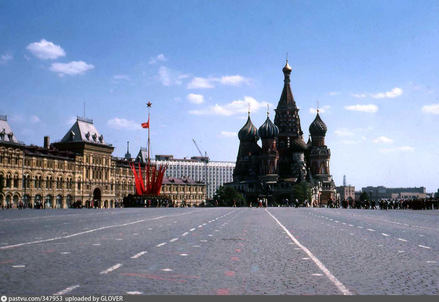 Советская площадь красная. Красная площадь СССР. Москва красная площадь Тверская. Украинская красная площадь. Темная площадь России.