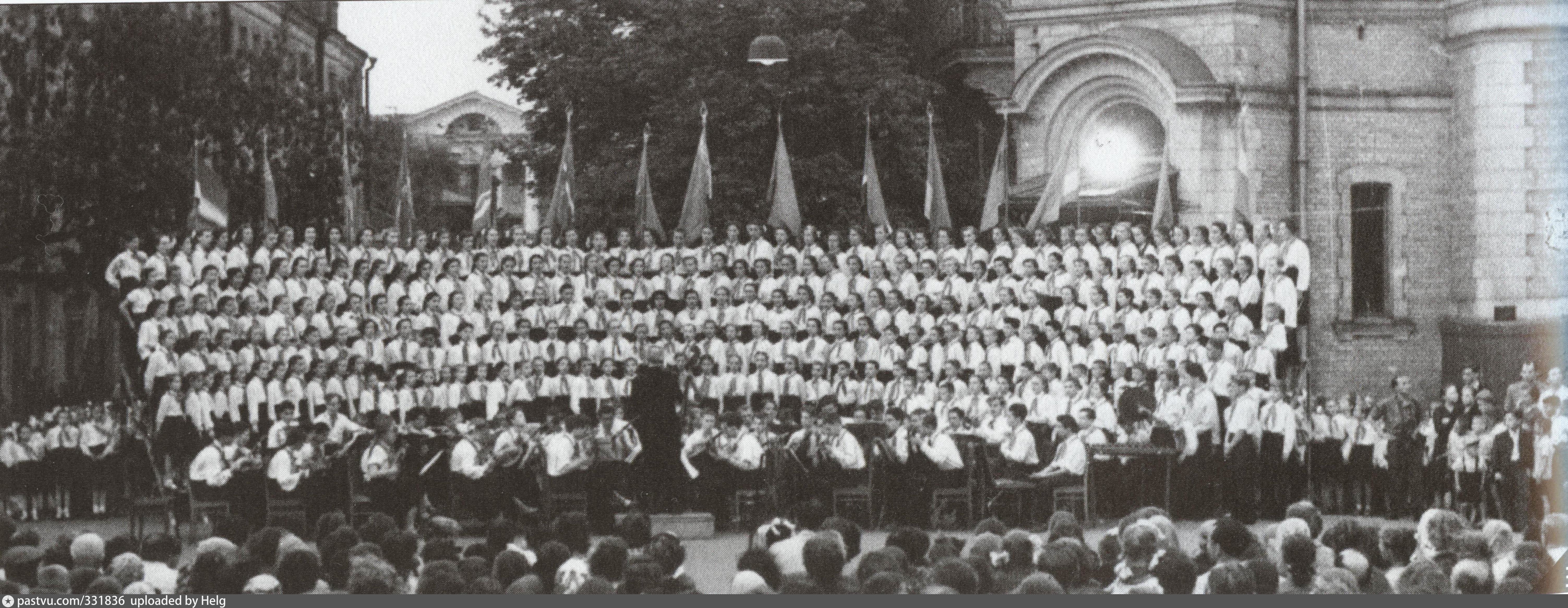 Хор дом. Хор имени Локтева дворец пионеров г. Москва 1985г. 1957г. Дворец пионеров. Сыктывкар. Хор дворца пионеров г Астрахани 1964г. Пионерских хор Локтева 1941.