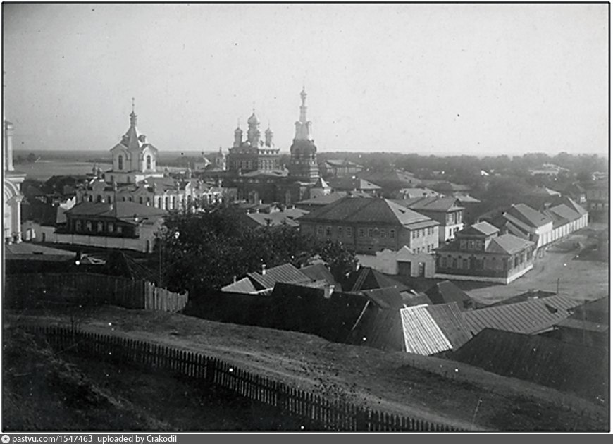 Кадом ру. Милостиво Богородицкий монастырь Кадом. Кадом Вознесенский холм. Старый Кадом. Вид на старинный город.