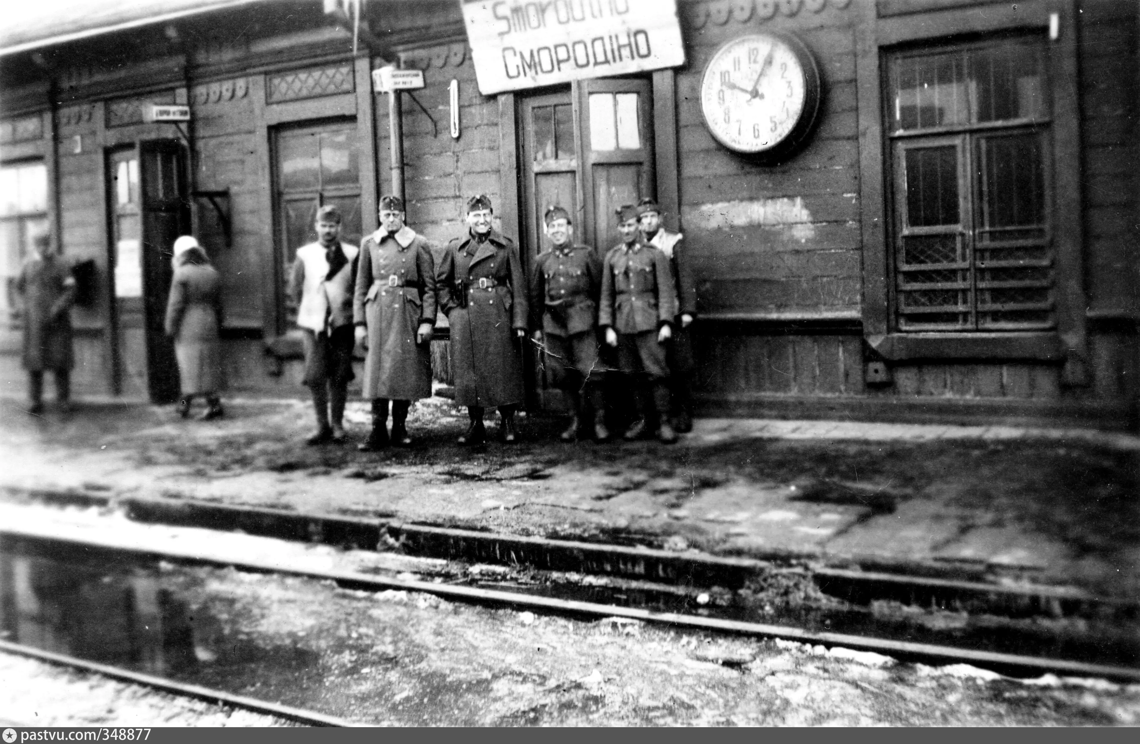 Железнодорожная станция ВОВ. Сумская область Тростянец станция Смородино. Вокзал 1943 война. Станция война.