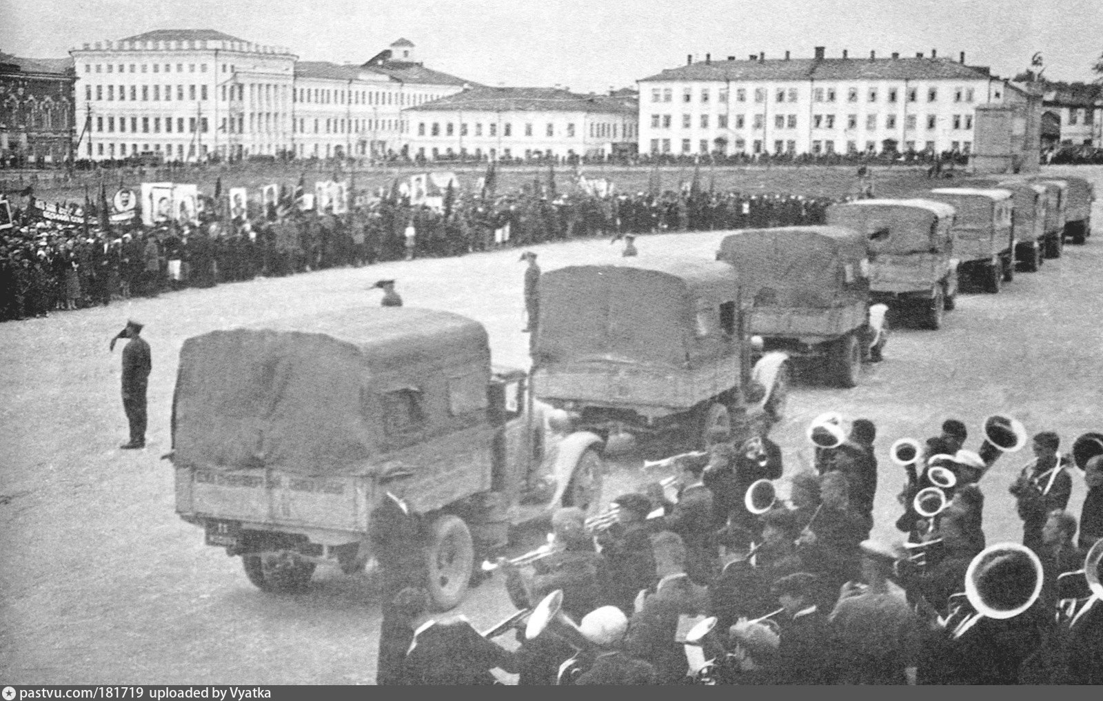 Августа 1938. Тюмень 1938 год. Город Киров после революции. Ст пл революции 1938 год. Пенза в августе 1938.