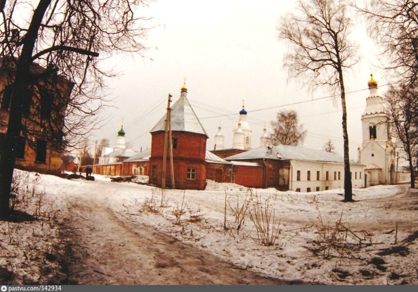 Щегловский монастырь. Богородичный Щегловский монастырь Тула. Монастырь в Туле в Щегловской Засеке. Мужской монастырь Щегловская засека. Парк Богородичного монастыря Тула.