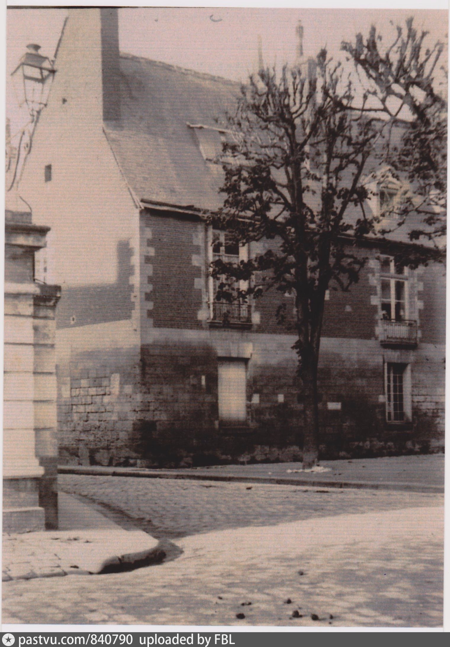Tours "The Canon House of St Martin" (XVIII Century), on St Venant