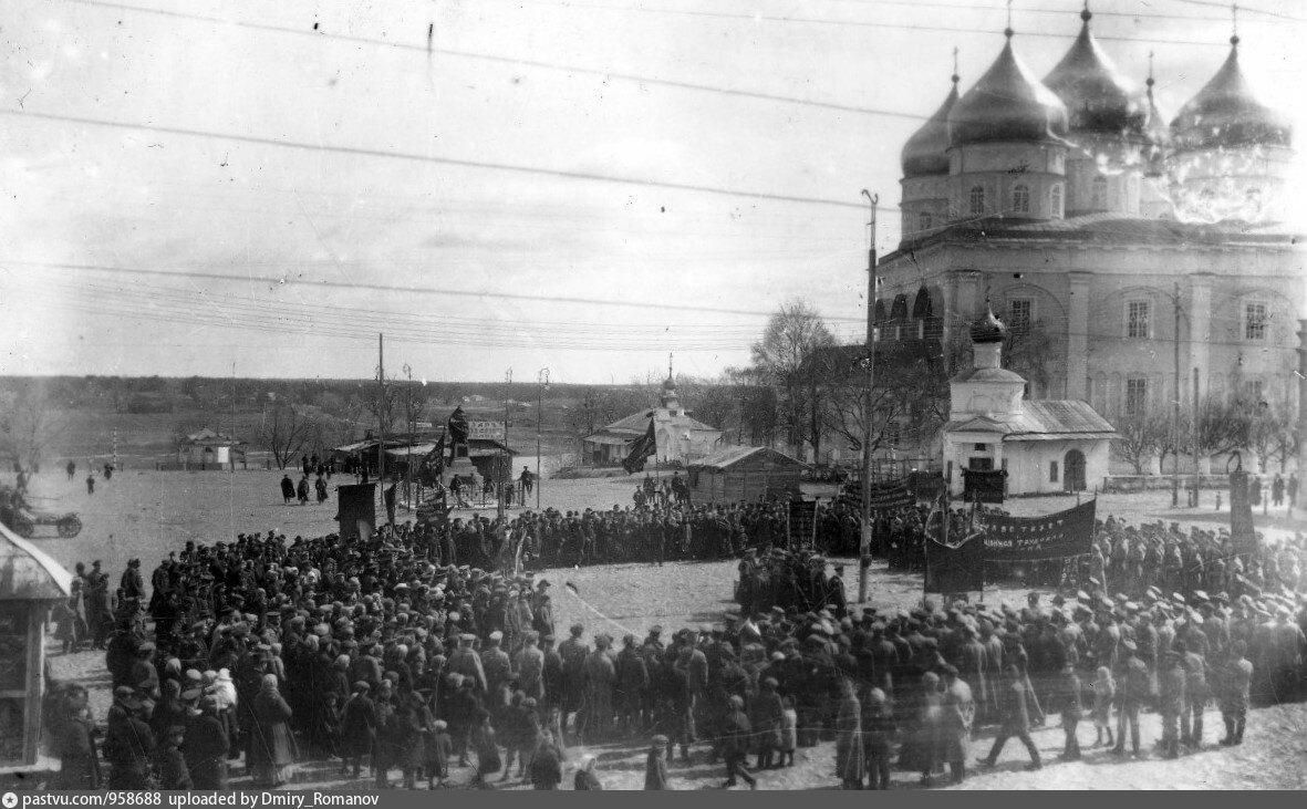 Выступление кремлевского полка на соборной площади