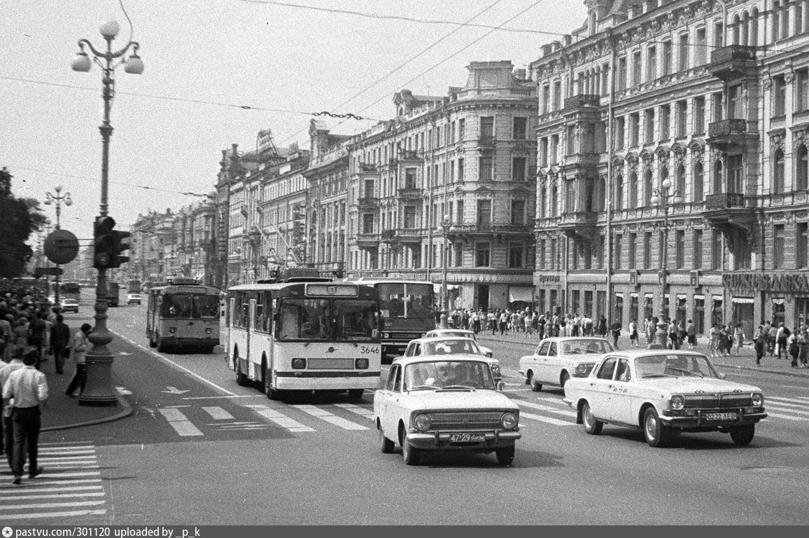 Ретро санкт. Невский проспект 1985. Невский проспект Санкт Петербург 1985. Санкт Петербург 1985 год. Ретро Петербург.