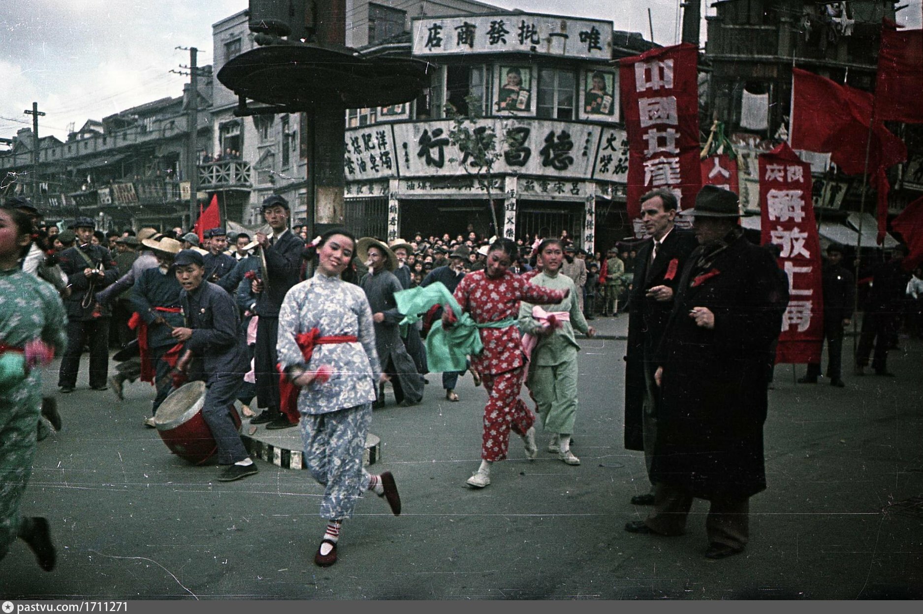 Китай 1949. Взятие Шанхая 1949. Китай 1949 год. Национальная освободительная армия Китая 1949. Китай 1949 год фото.