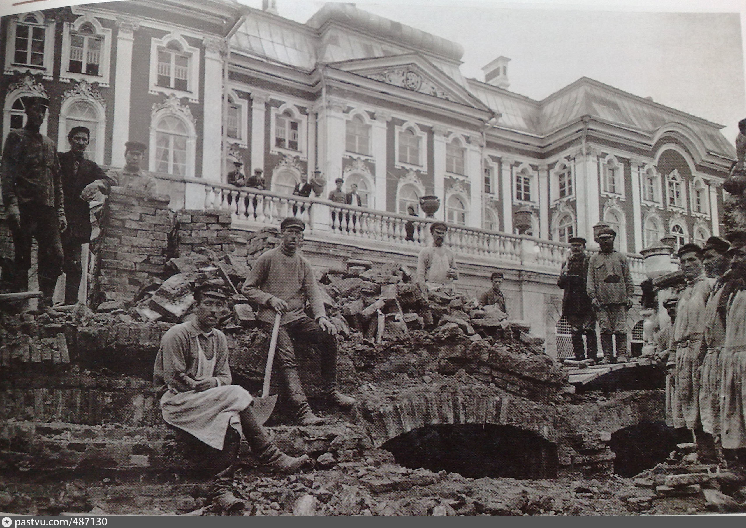 Петергоф дворец после войны