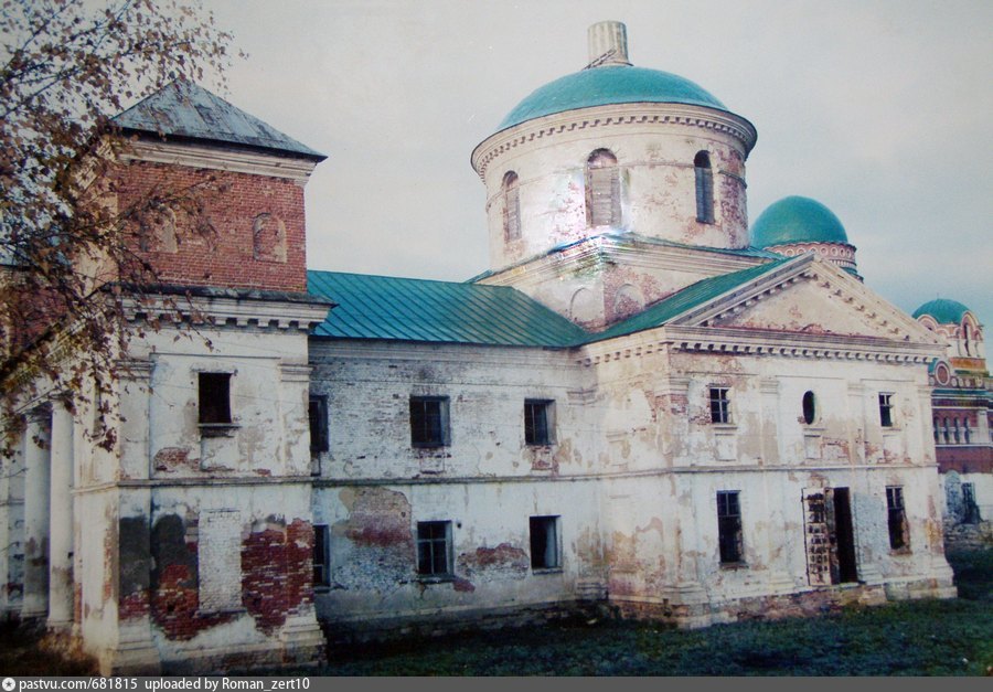 Село троекурова. Монастырь Дмитрия Солунского Рязанская область. Липецкая область село Троекурово Церковь Дмитрия Солунского. Старый храм Димитрия Солунского. Монастырь Дмитрия Солунского Орловская область.