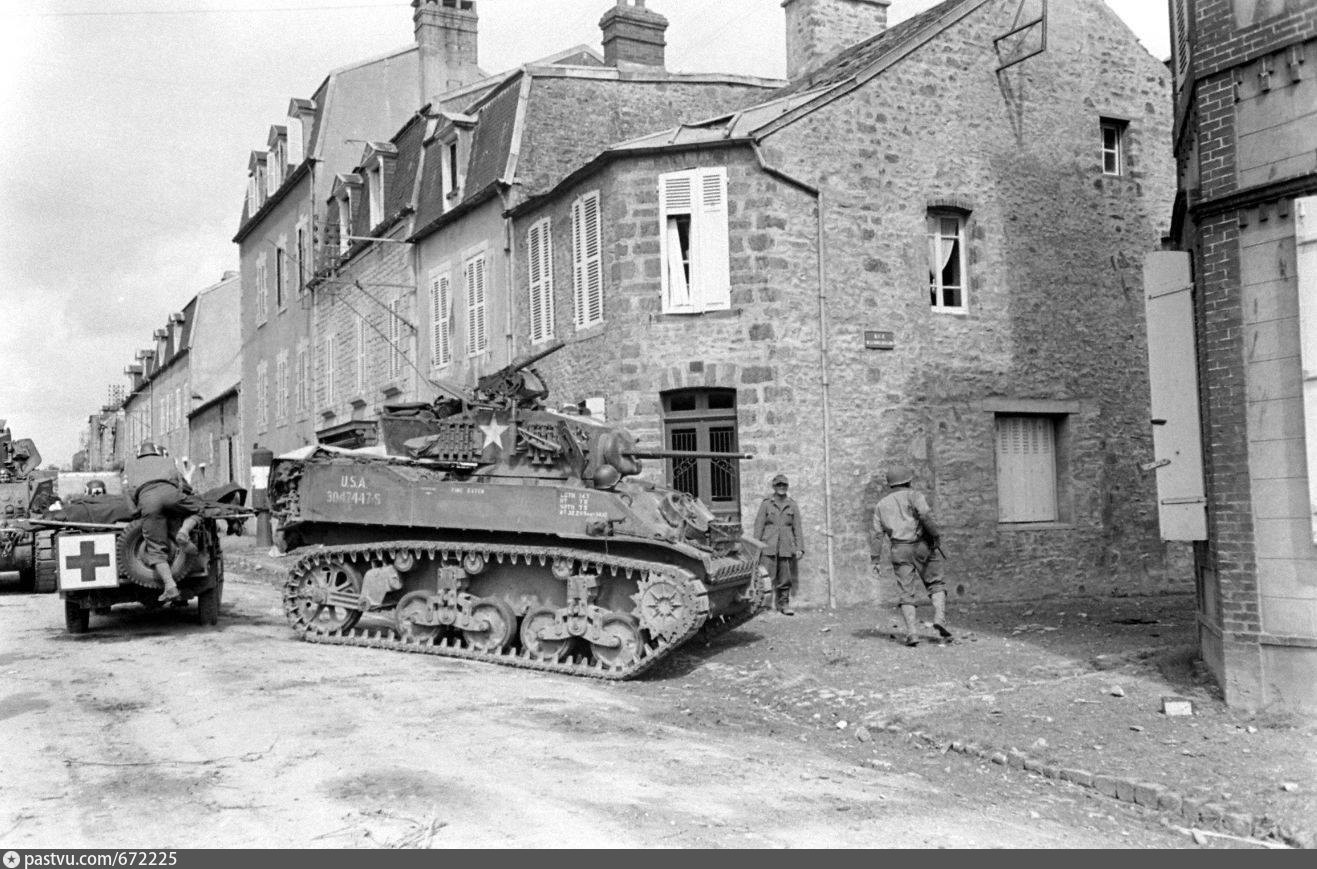 Вторая мировая нормандия. Американские танки Нормандия 1944. Шерман Франция 1944. Танк Шерман Западный фронт. Танк Шерман 1944.