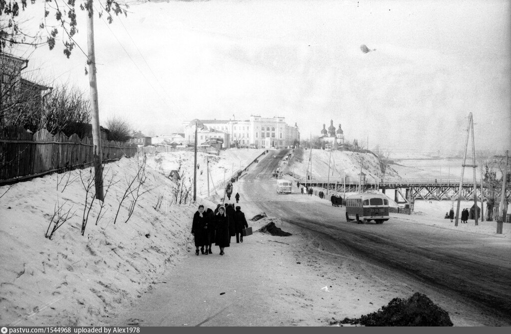 Запиши старый. Тюмень 1960. Тюмень до нашей эры. Дунькин сад в Тюмени история. Фото поселка Московский Тюменской области 1960.