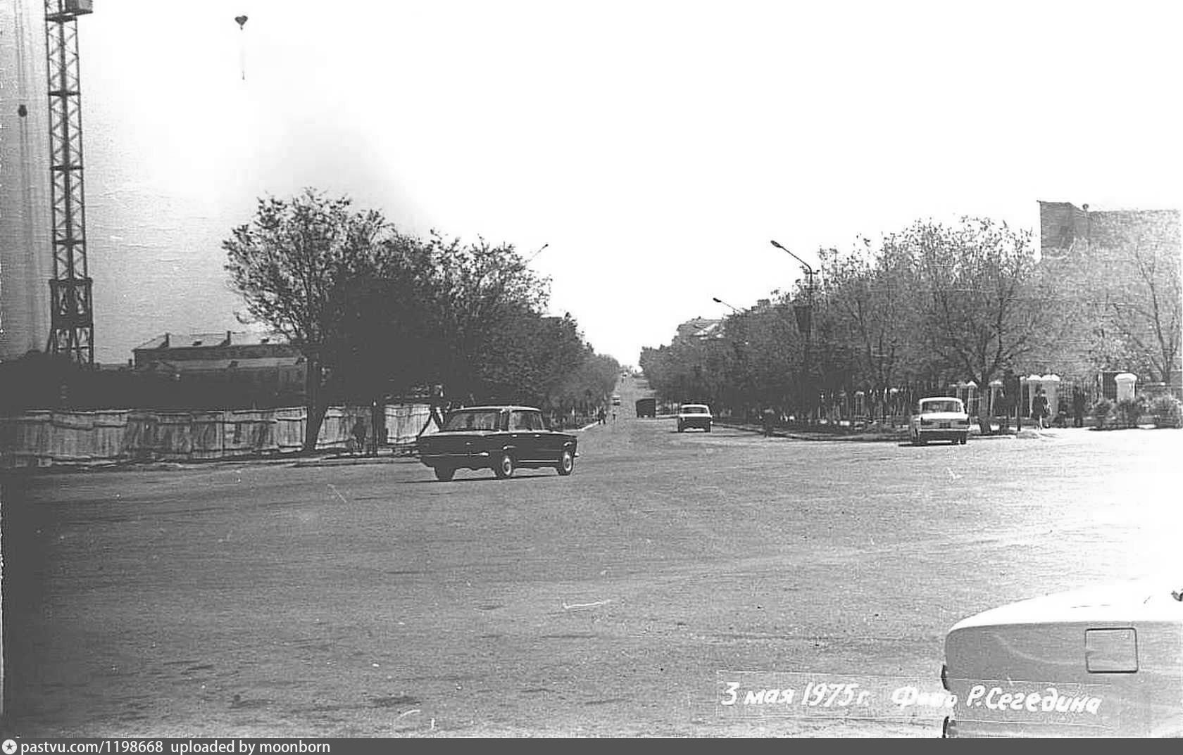 Самара актюбинск. 1956 Актюбинск. Казахстан 1975 год. Центральный стадион Актюбинск 1975 год. Старое кладбище г. Актюбинска.