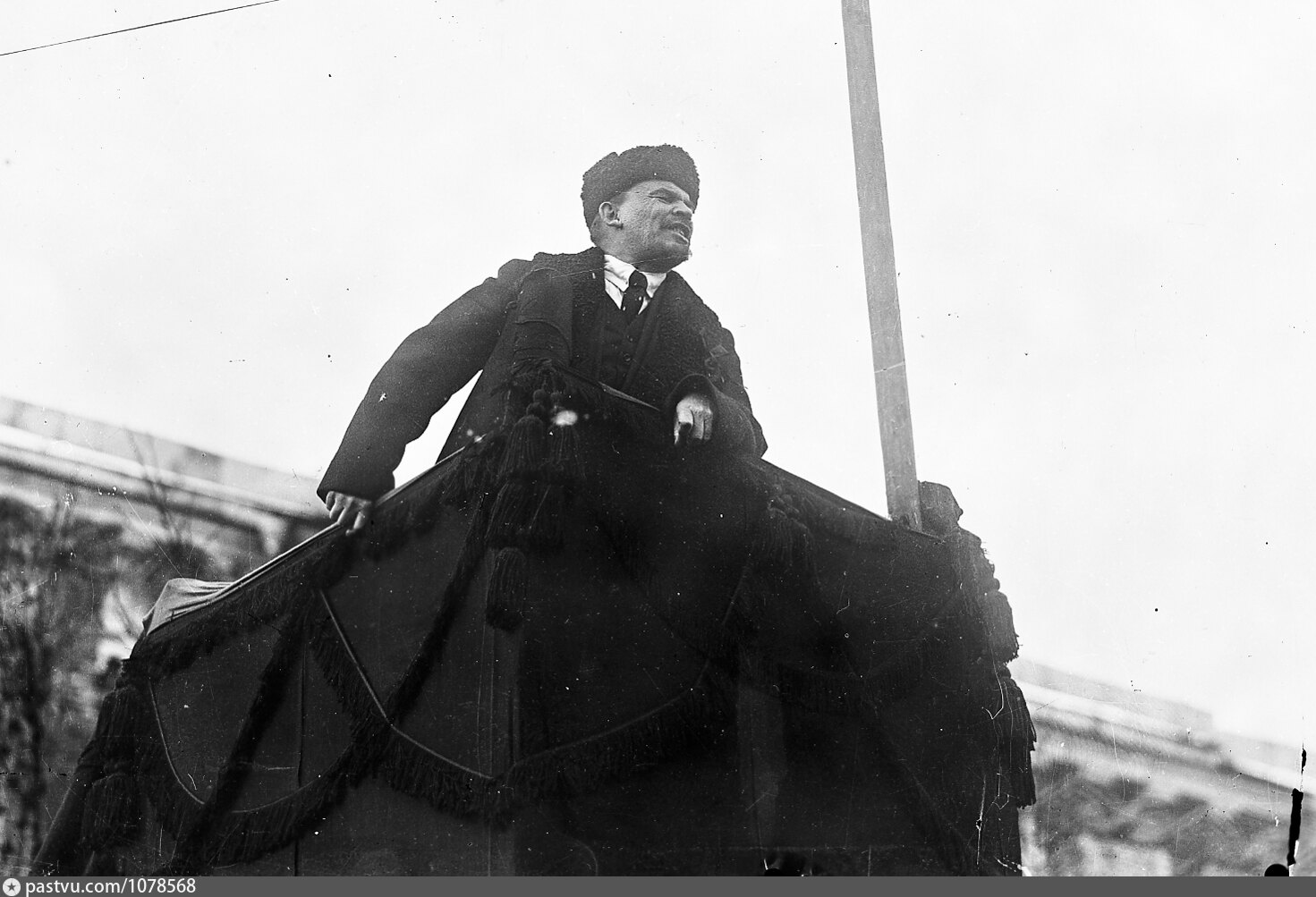 Ленин в 1918 году 1939 года. Ленин 1917. Ленин на красной площади 1918.