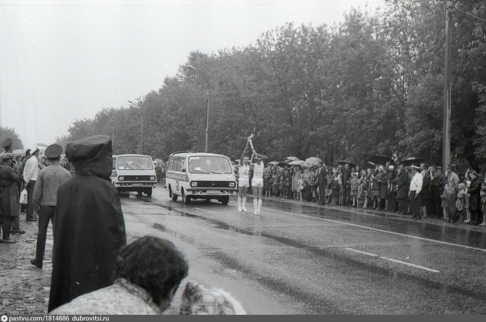 3 июля 1980. Передача эстафеты 1980. Поселок Львовский ретро фото. Архив Ивановской эстафеты 1980-1984 годов. Фотографии поселок Львовский Дагестан.