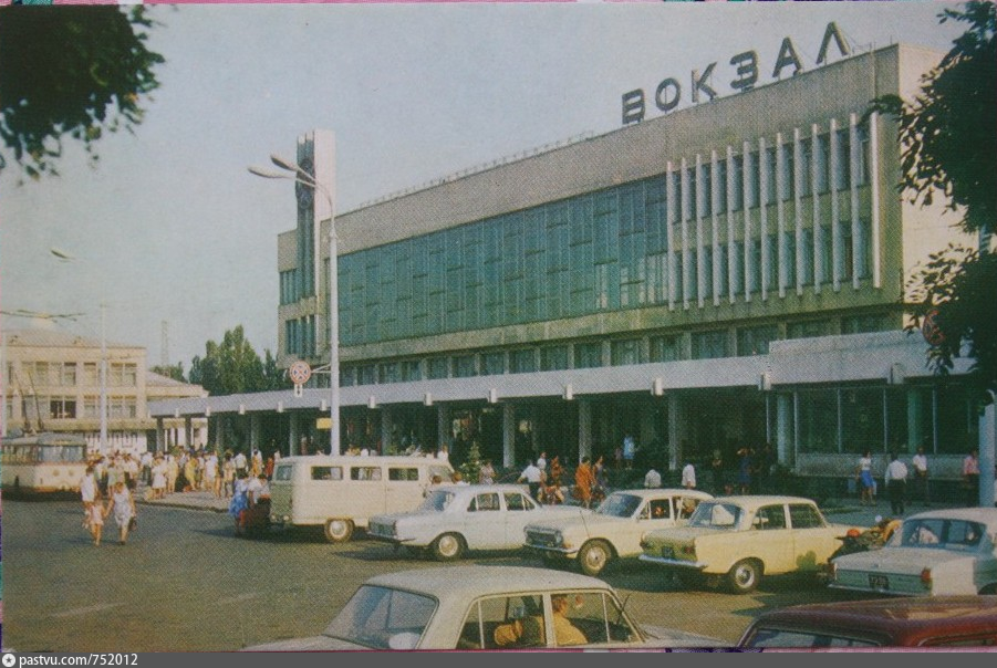 Мариуполь это город жданов. Жданов мариуполь. Мариуполь ссср. Как назывался мариуполь в советское время. Жданов город 1970.