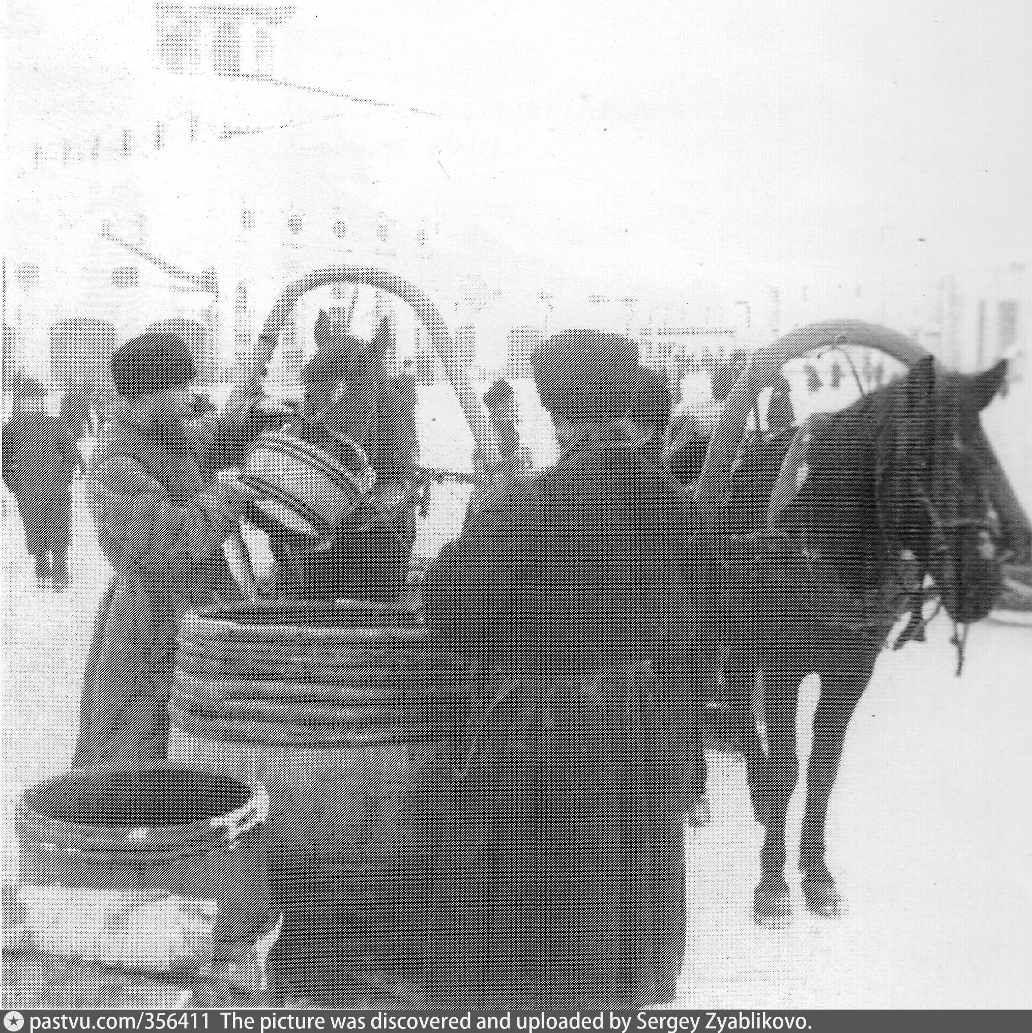 Извоз. Ямщицкий извоз 19 век. Ломовые извозчики 19 век. Гужевой извозчик. Казанская Губерния 19 век гужевой транспорт.