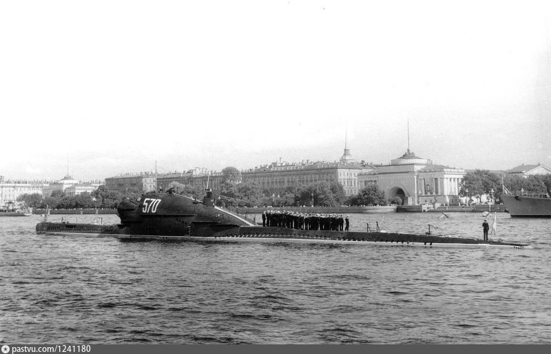 Лодка б н. Подводные лодки проекта 611. Подводная лодка пр.665. Подводная лодка СССР 665. Подводная лодка проект 613 Владивосток.
