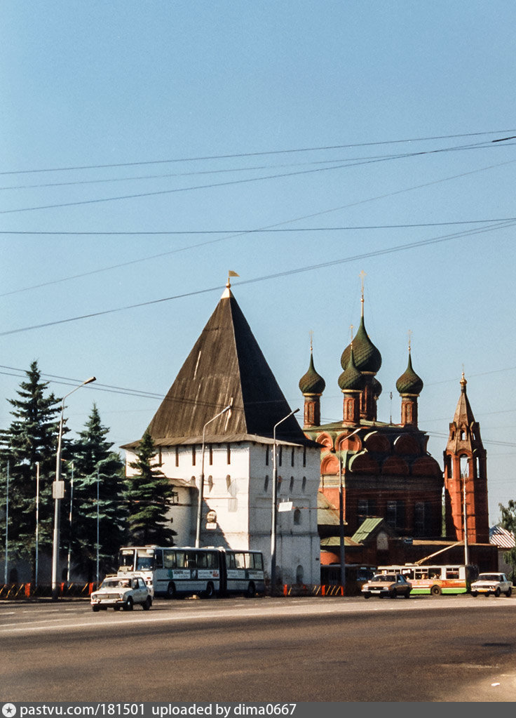 Площадь ярославля. Площадь Богоявления Ярославль. Богоявленская площадь Ярославль. Город Ярославль Богоявленская площадь. Ярославль достопримечательности площадь Богоявления.