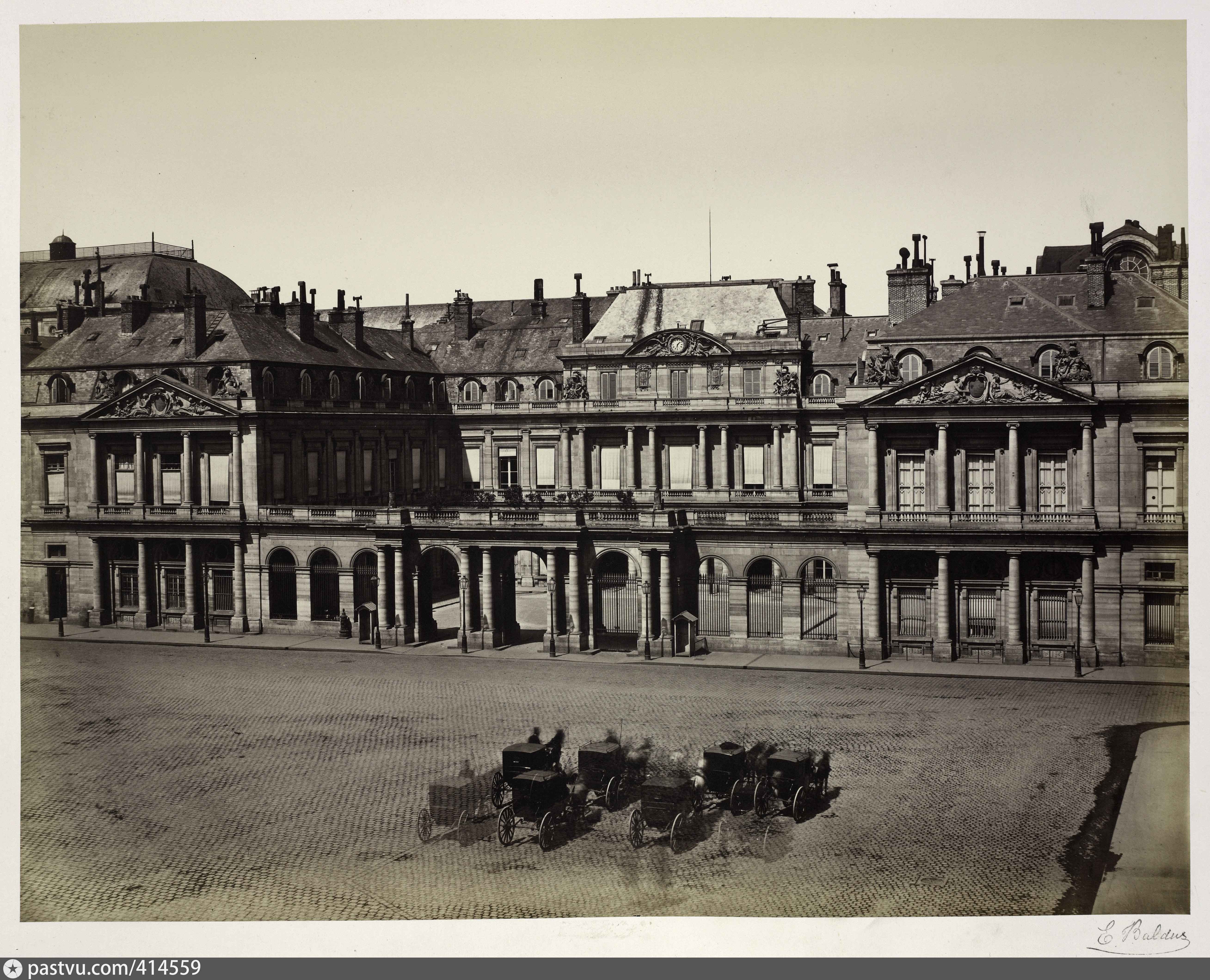 Франция 18 19 веков. Гостиницы Парижа 18 века. Пале-рояль в Париже 18 век. Старый Париж 19 век. Франция 19 век.
