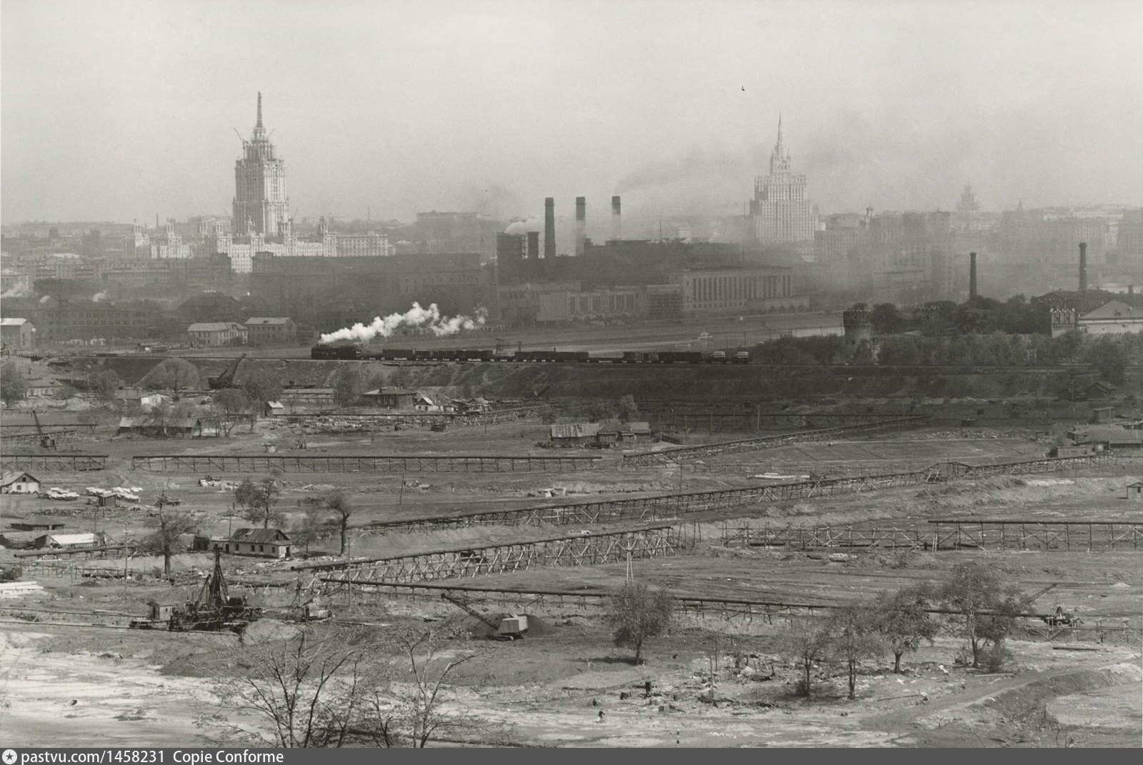 1955 год фото. Лужники 50е. Лужники 1950-е. Деревня Лужники в Москве. Строительство Лужников 1956.