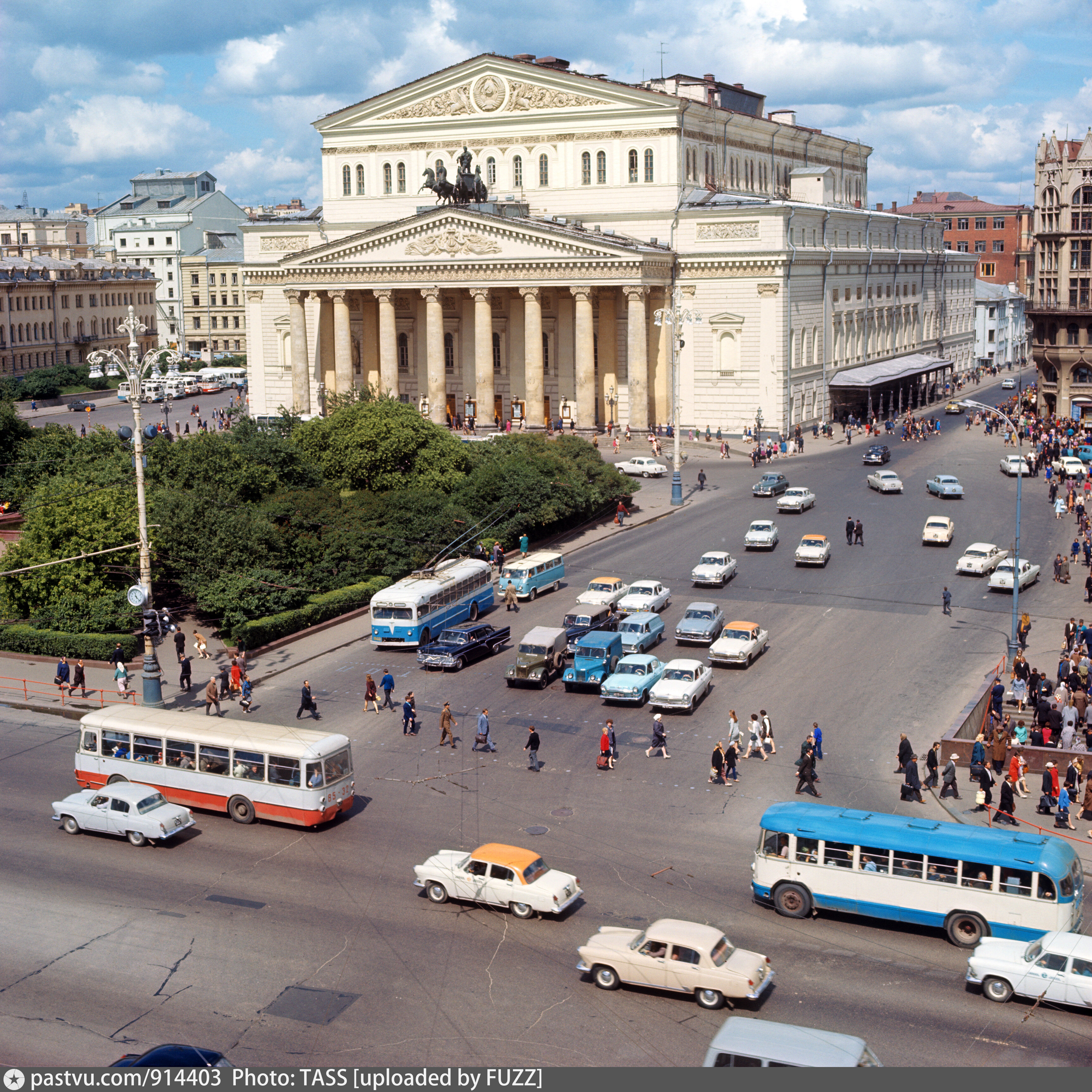 1970 год. Москва большой театр 1970. Площадь Свердлова в Москве. Большой театр Союза ССР. Москва 1970.