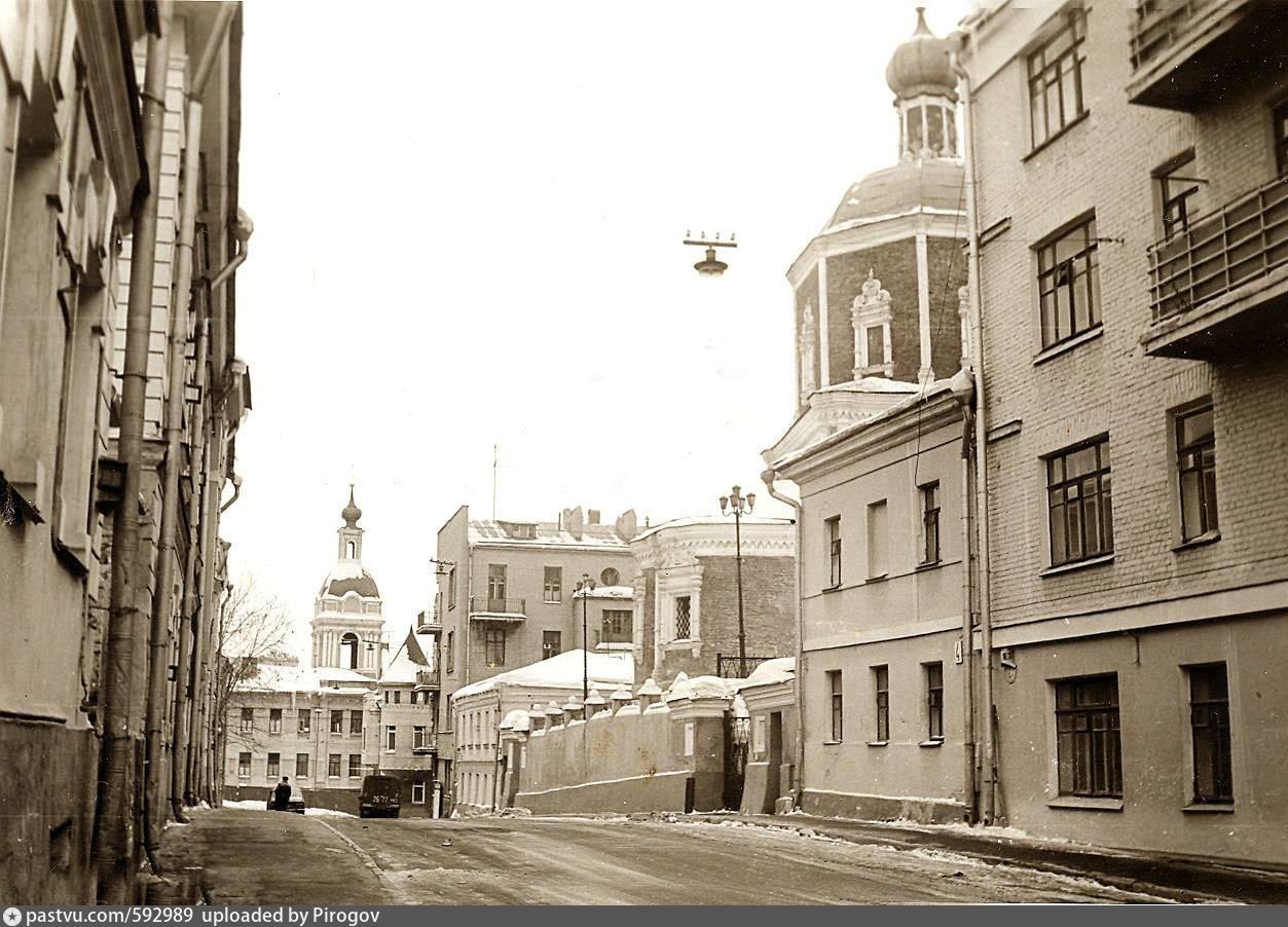 Петропавловский переулок