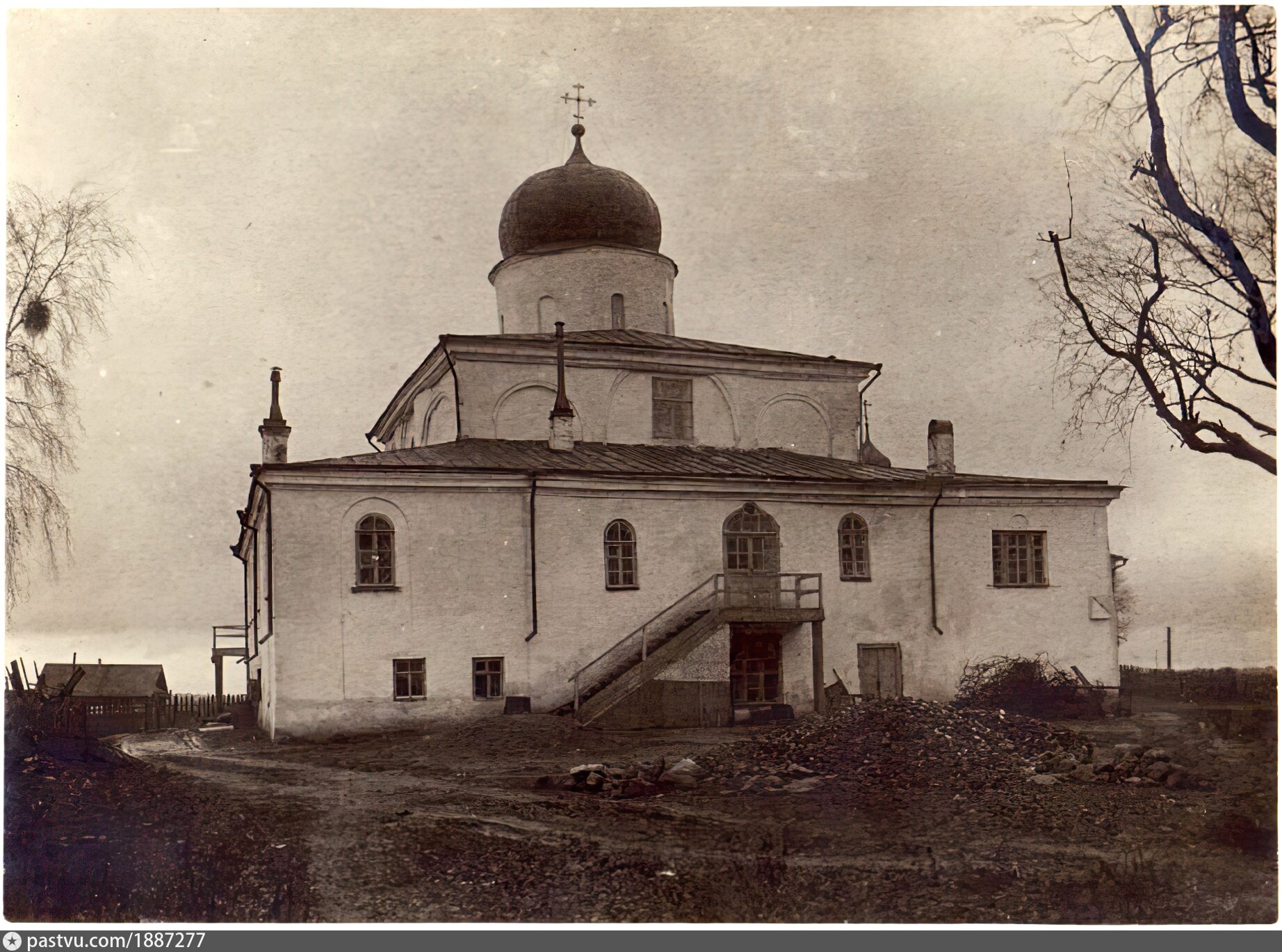 Церковь Петра и Павла на славне