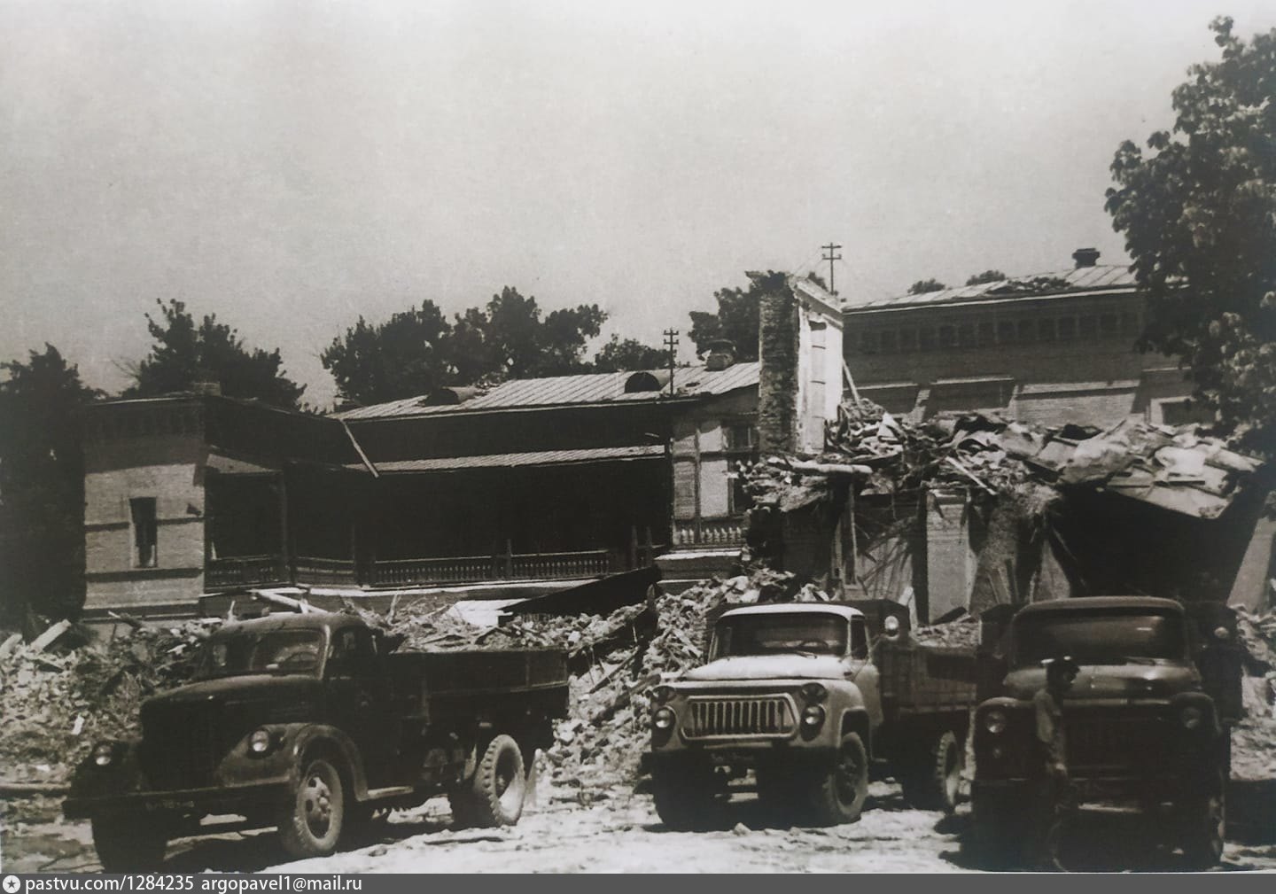 Ташкент 1966 год. Землетрясение в Ташкенте в 1966 фото. Ташкент до землетрясения 1966 года фото. Ташкентское землетрясение 1966 аэропорт. Ташкент рухнул город 1966.