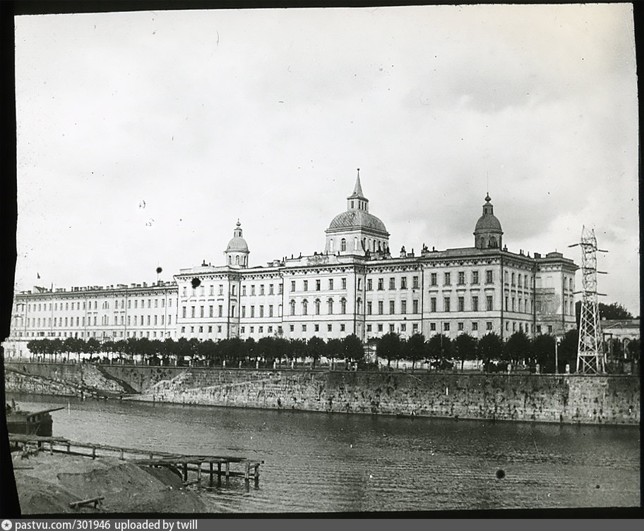 Дворец труда в москве