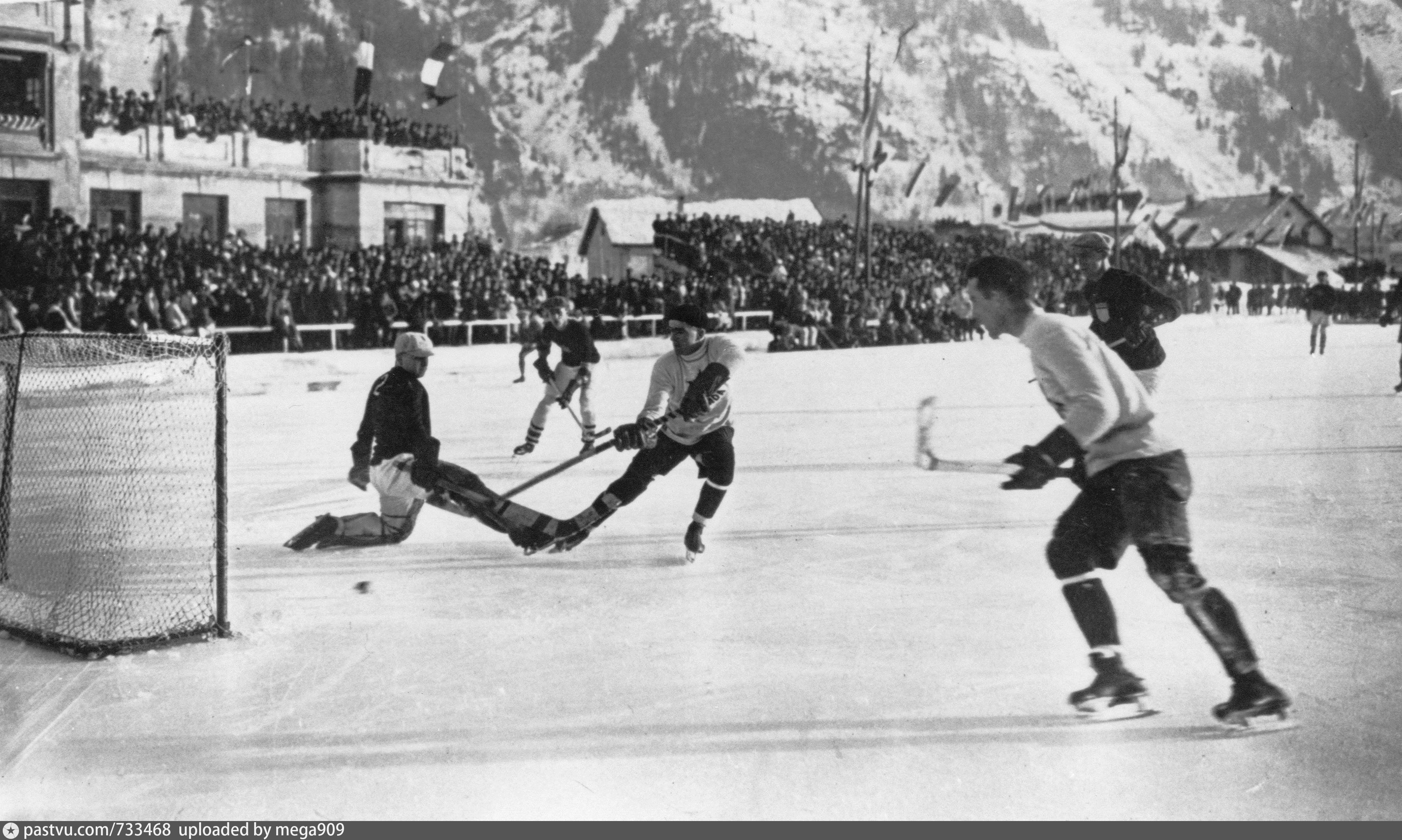 Первый канада. Шамони 1924 первые зимние Олимпийские игры. Хоккей Монреаль 1875 год. Первый хоккейный матч в Монреале 1875.