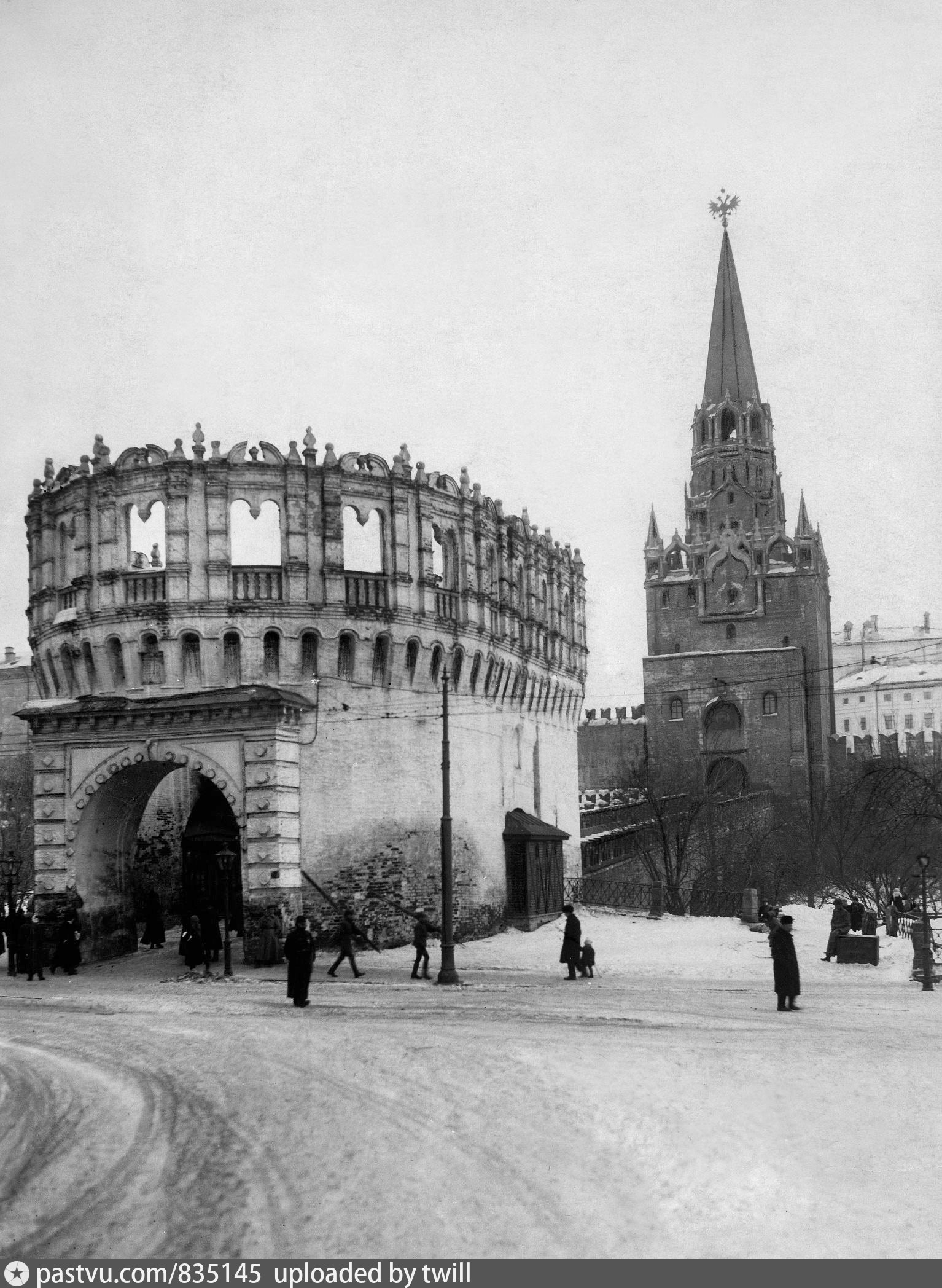 Кутафья башня в Москве