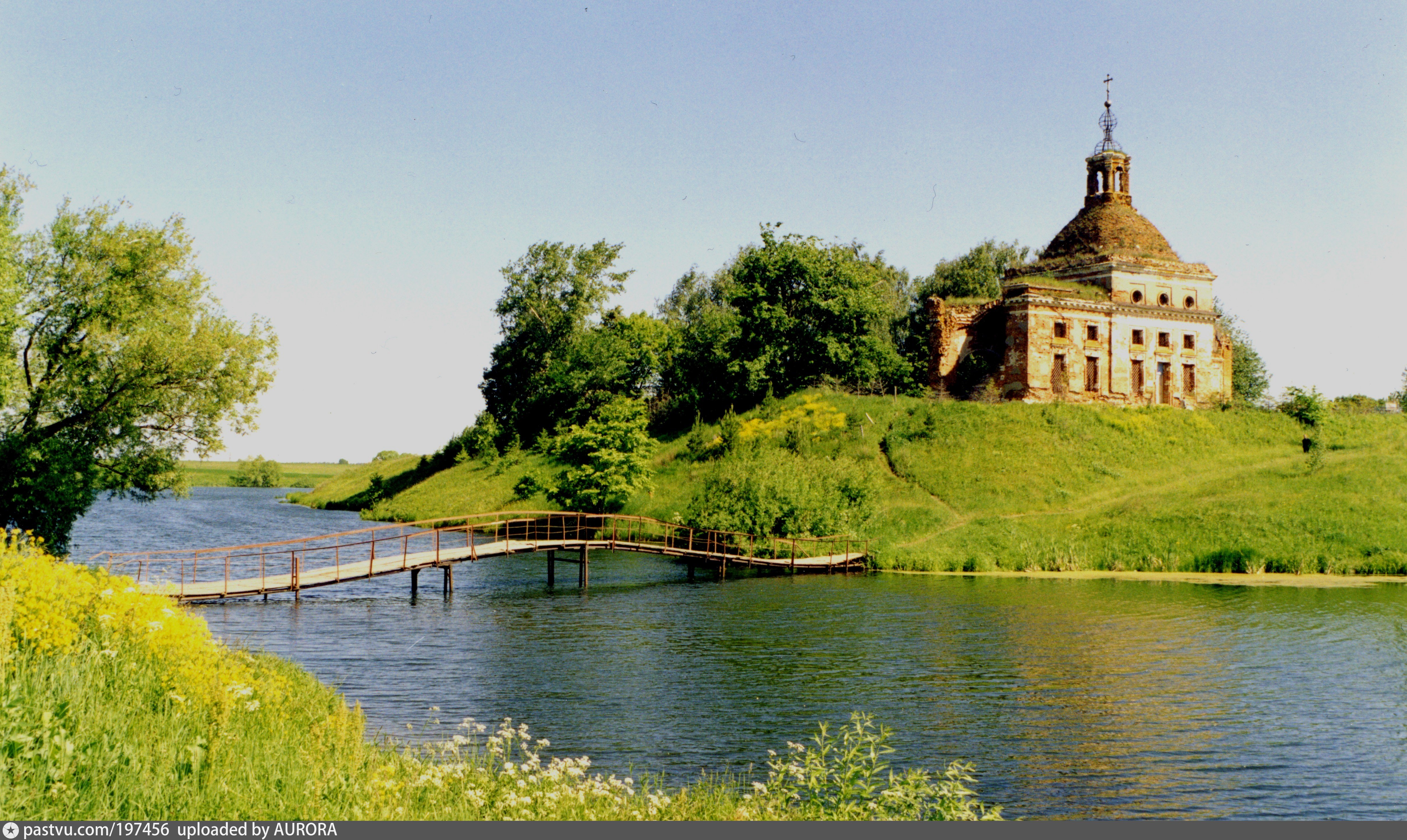 Погода д троицкое. Троицкие Борки Церковь. Луховицы Троицкие Борки. Церковь Троицы Живоначальной село Троицкое.