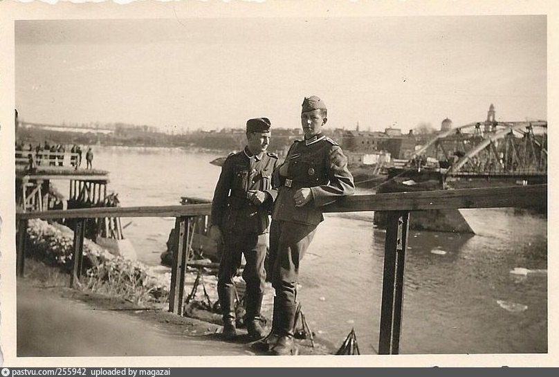 Старый через. Ржев старый мост. Ржев мост 1942. Ржев Пристань. РЖЕВСКИЙ мост через Волгу.