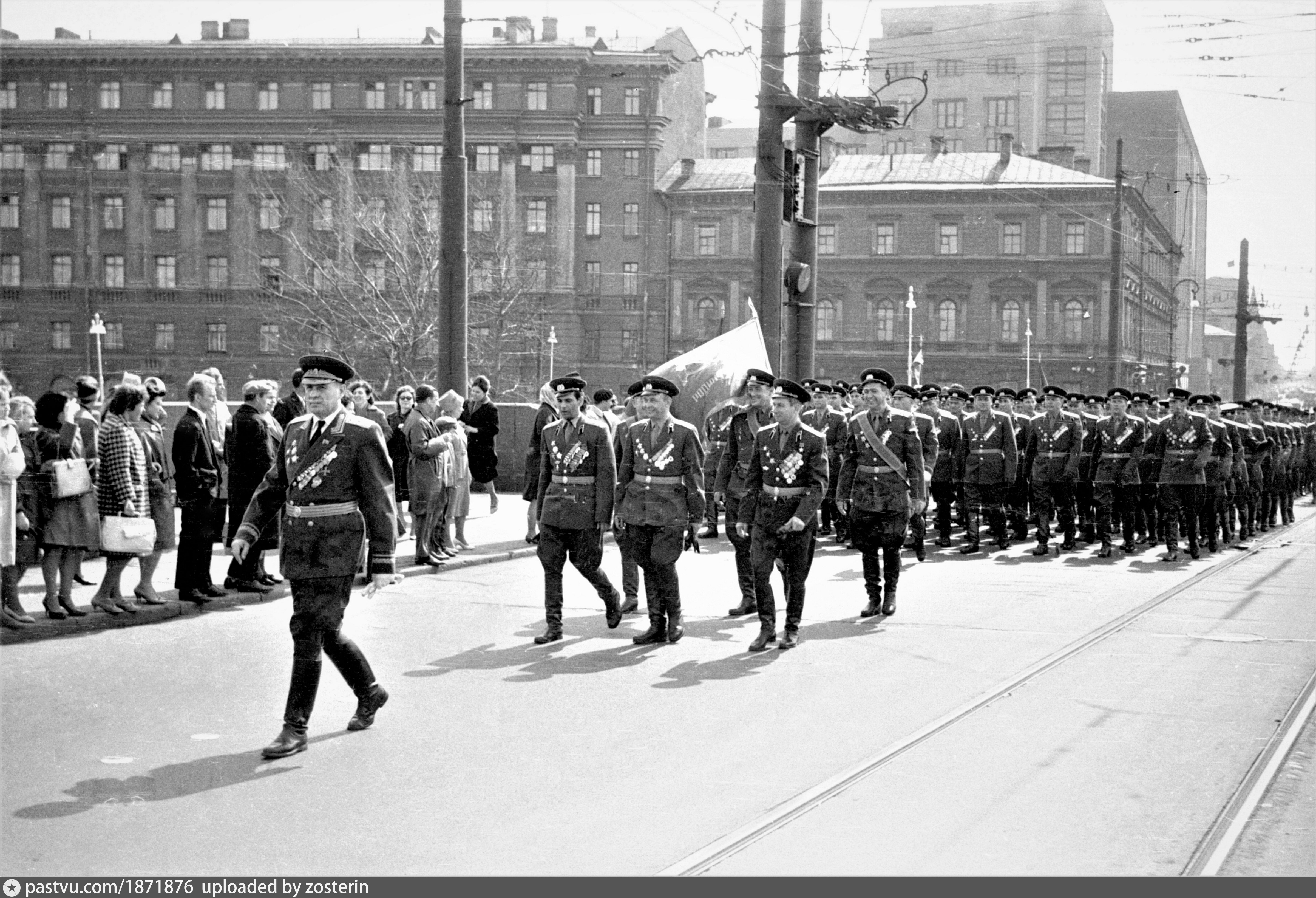 Парад победы 1975 года. Первый парад Победы 1965. Парад Победы 1965 Знамя Победы. 9 Мая 1965 парад Победы. Парад Победы 1975.