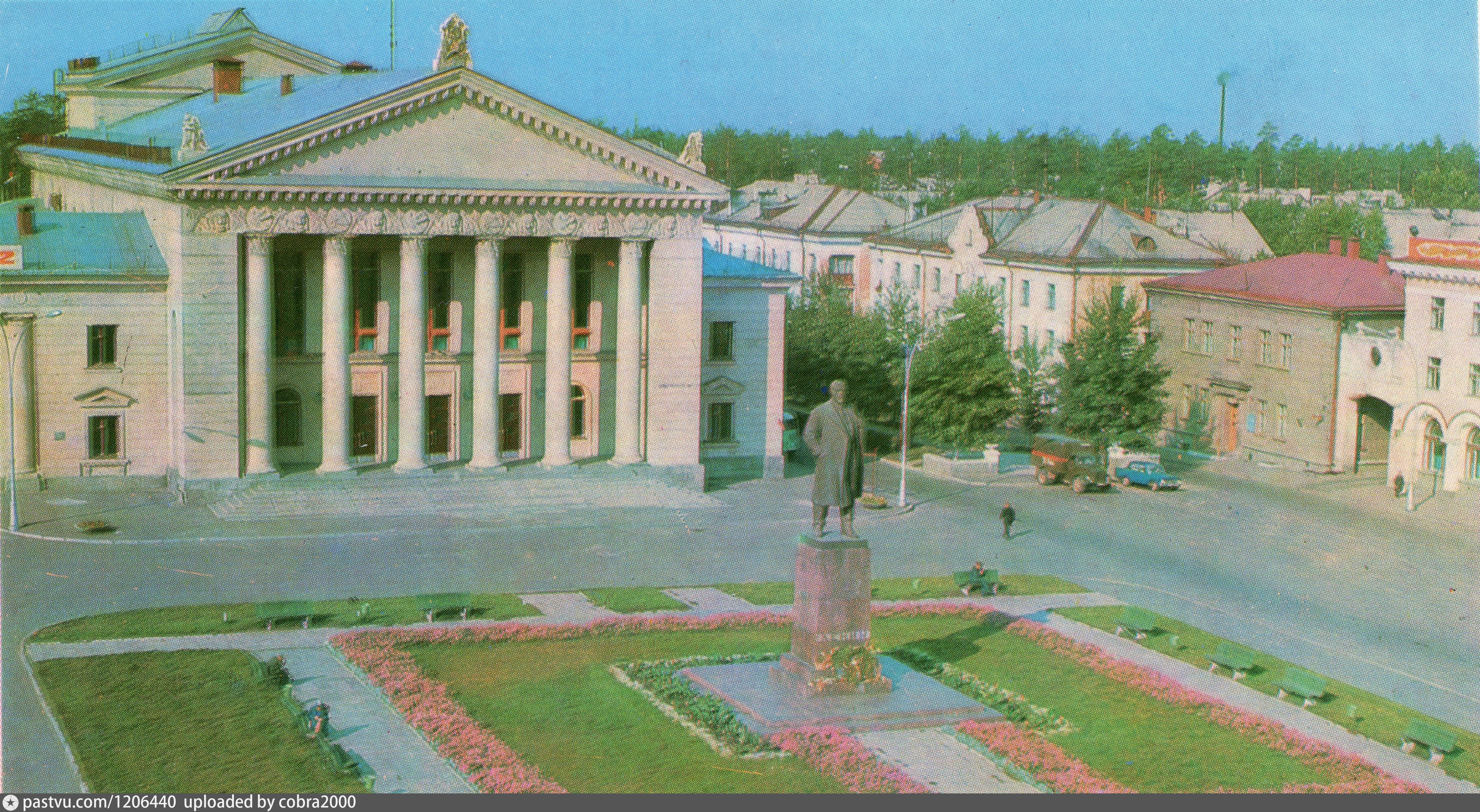 Ангарск черемхово. Памятник Ленину Ангарск. Памятник на площади Ленина Ангарск. Площадь Ленина 1945 Ангарск. Ангарск старый город площадь Ленина.