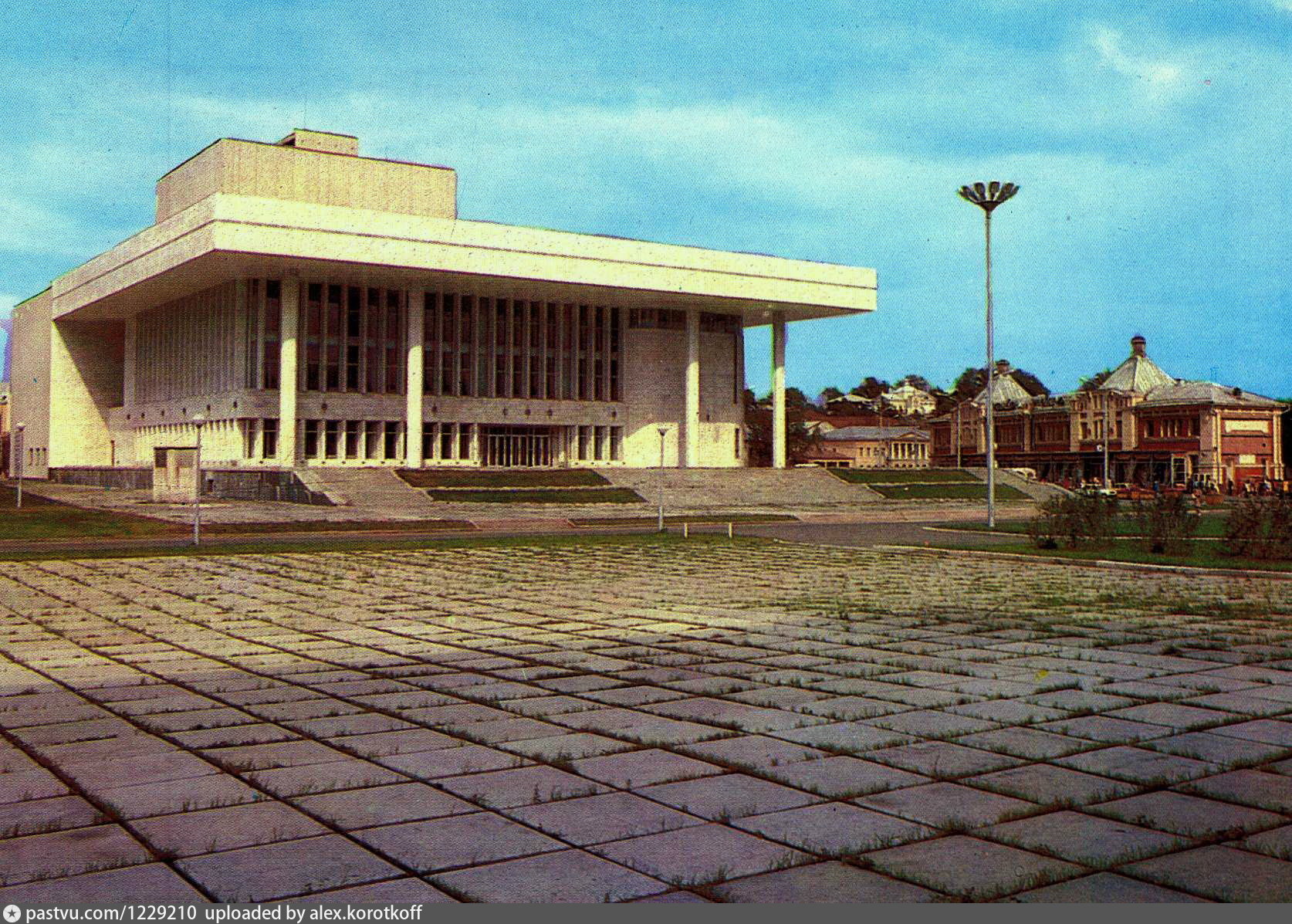 театры томска в одном