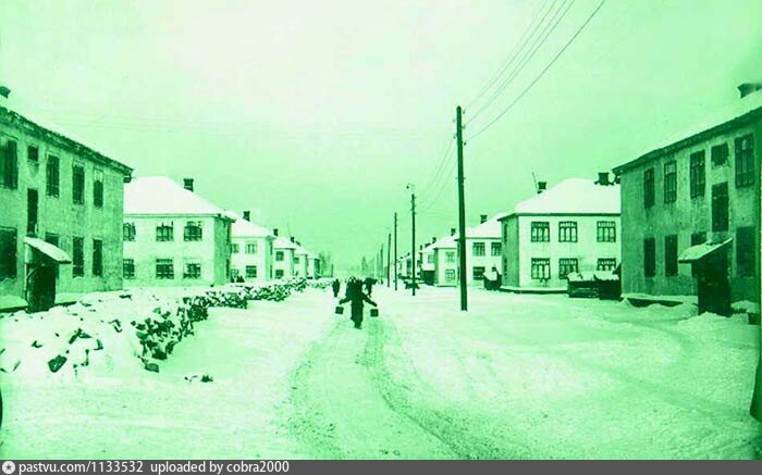 Бараки екатеринбурга. Екатеринбург 1940 год Уралмаш. Свердловск 30-е бараки. Уралмаш 70-80 годы. Бараки Уралмаш.