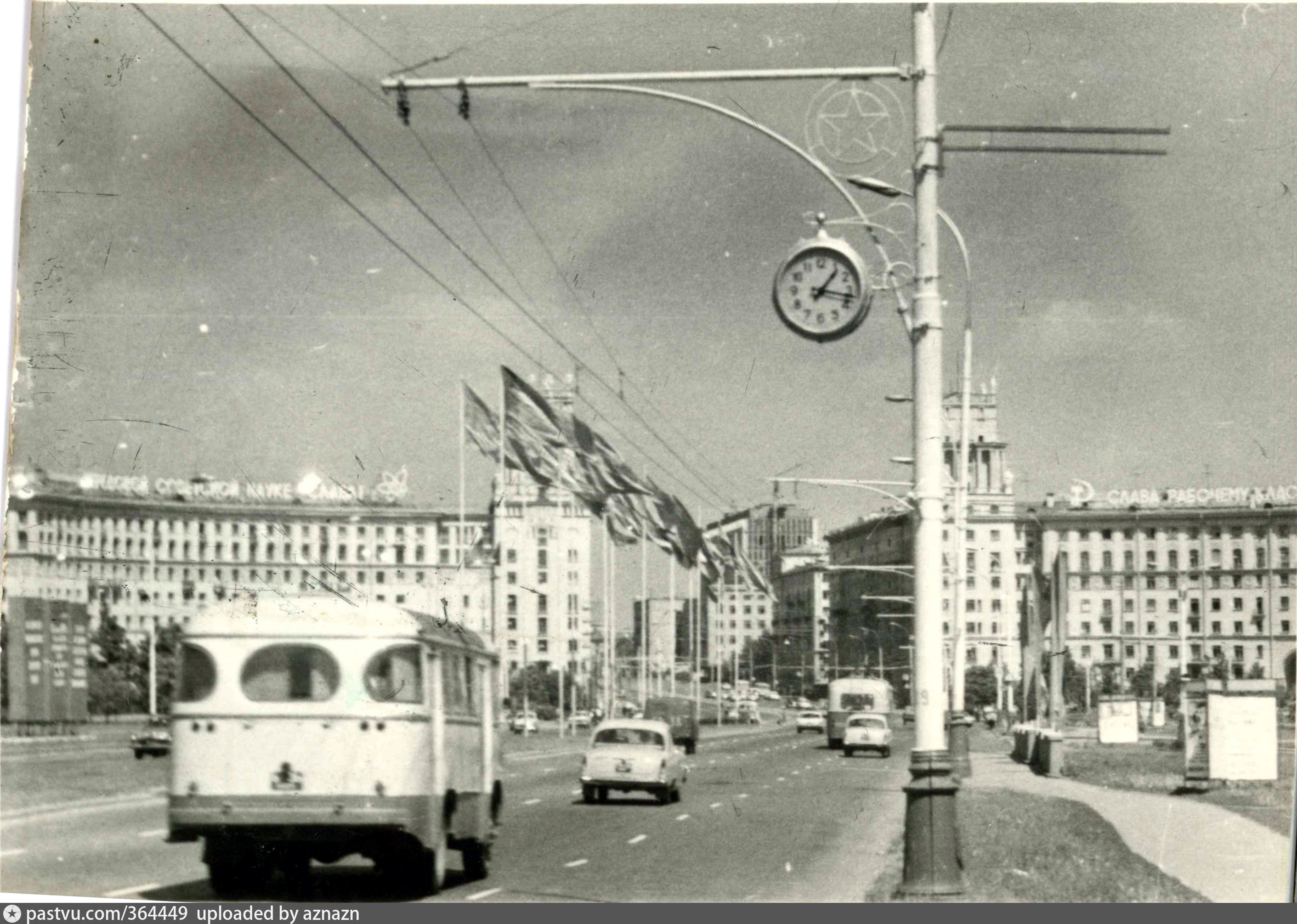 К концу 1960 годов. Калужская застава площадь Гагарина. Калужская площадь 1970. Площадь Гагарина 1970. Площадь Гагарина Саратов 1970.