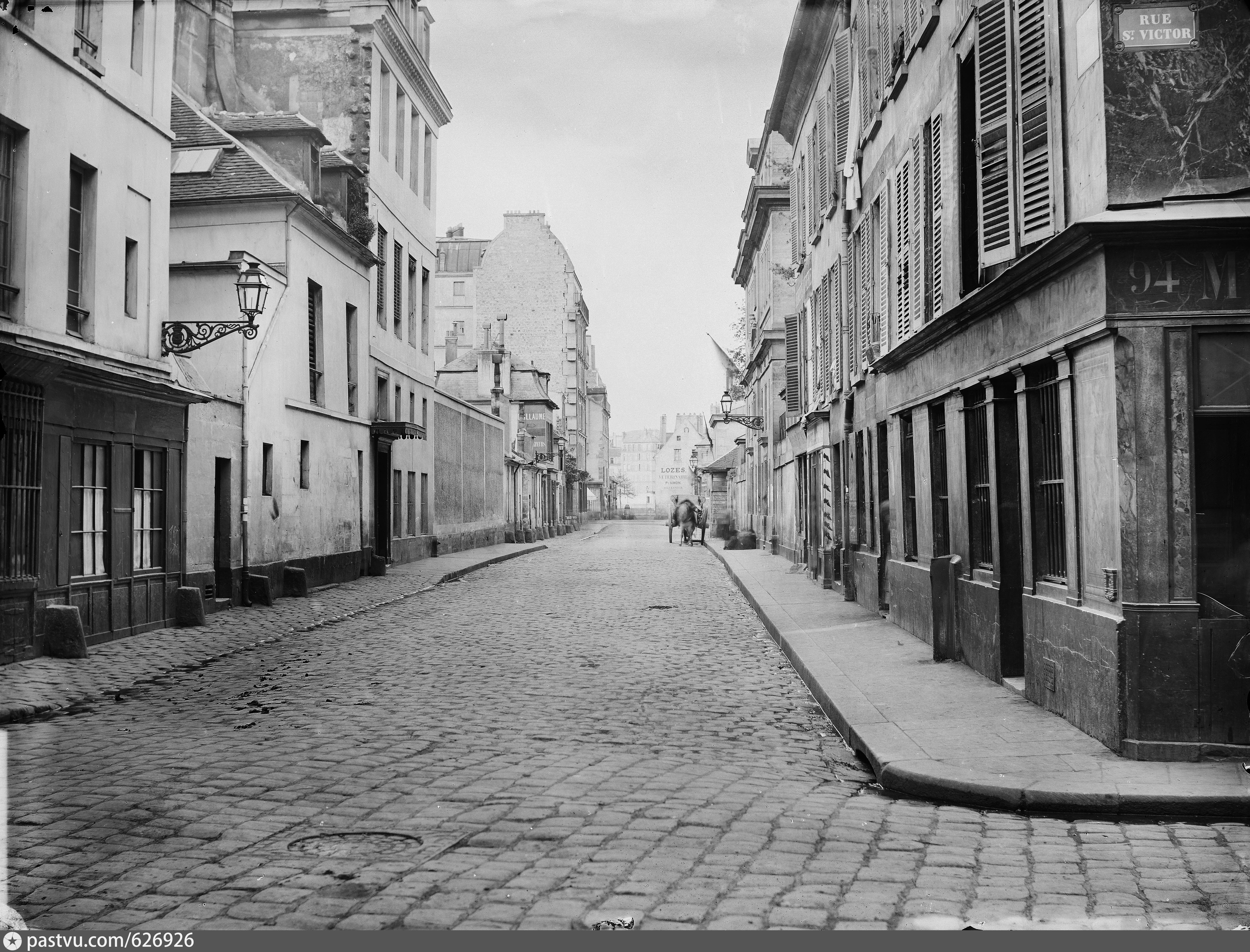 Старая улица. Шарль Марвиль фотограф. Шарль Марвиль photographer of Paris. Шарль Марвиль rue Estienne. Улицы старого города.