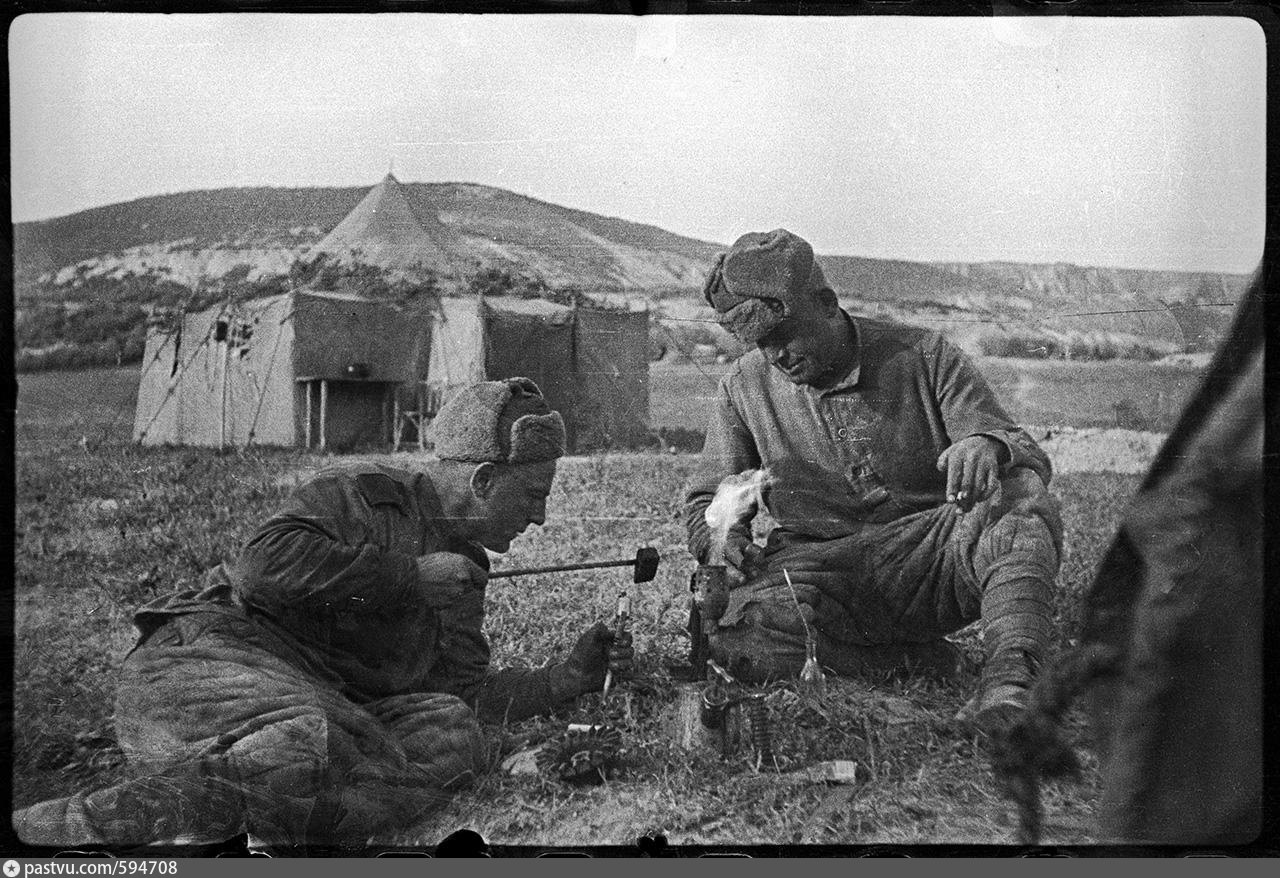 Места военных лет. Валерий Фаминский частная коллекция Артура Бондаря. Фронтовой архив военного фотографа Валерия Фаминского. Фронтовые снимки военного фотографа Валерия Фаминского.