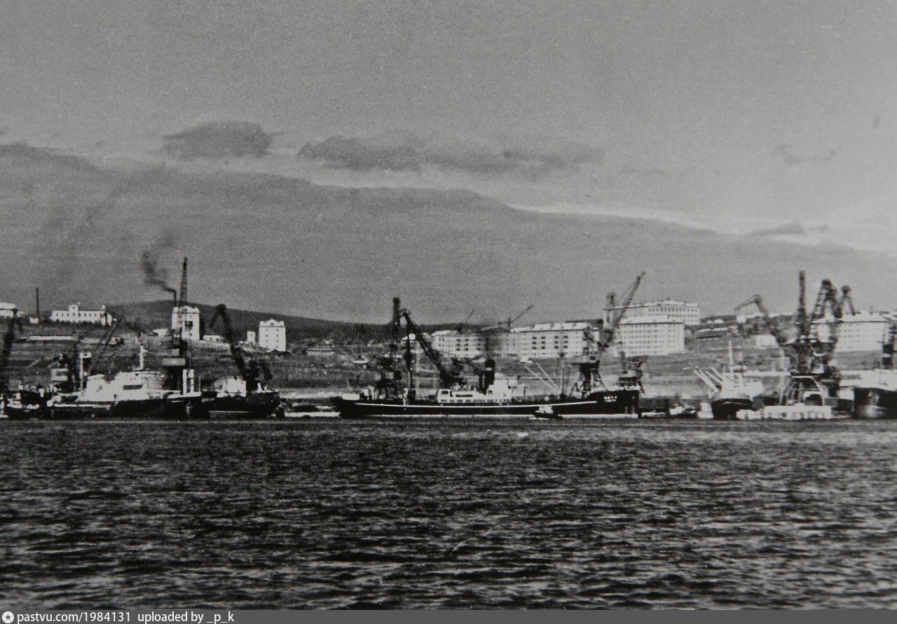 Пароходы магадана. Магадан порт Ванино. Порт Магадана 1960. Морской порт зеленый мыс на Колыме. 47042 Порт Ванино.