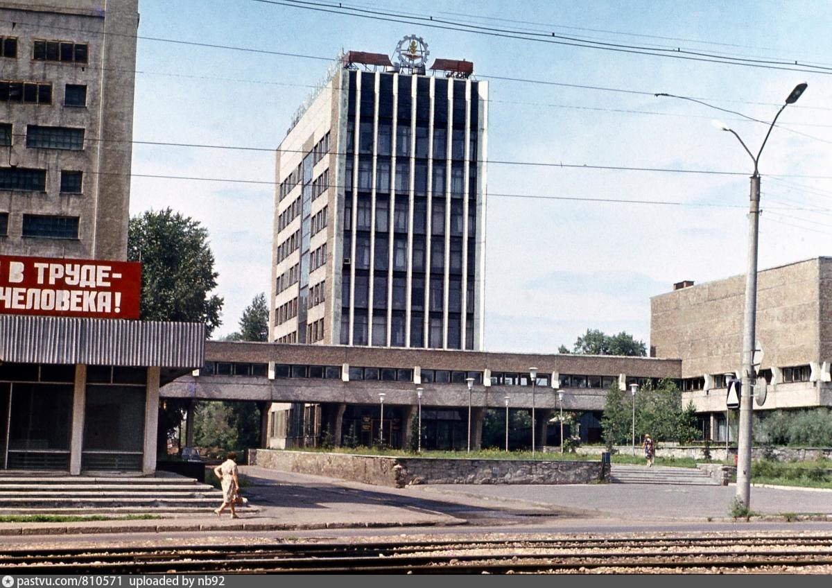 Алтайская правда барнаул. Барнаул 80-е годы. Барнаул в 80 годах. Типография Алтайская правда Барнаул. Здание Алтайская правда Барнаул.