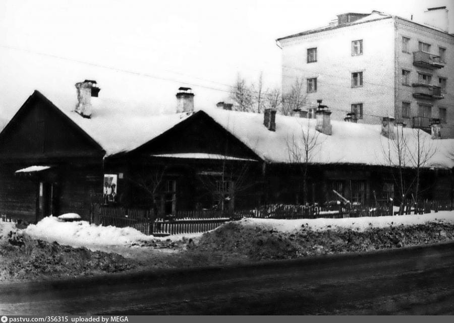 Поселок калининский. 1950 Год город Горький (Нижний Новгород) ул.Володарского Звездинка. Нижний Новгород улица Гоголя бараки. Бараки Киселевск. Автозаводский район 1965г Северный поселок бараки на ул Васнецова.