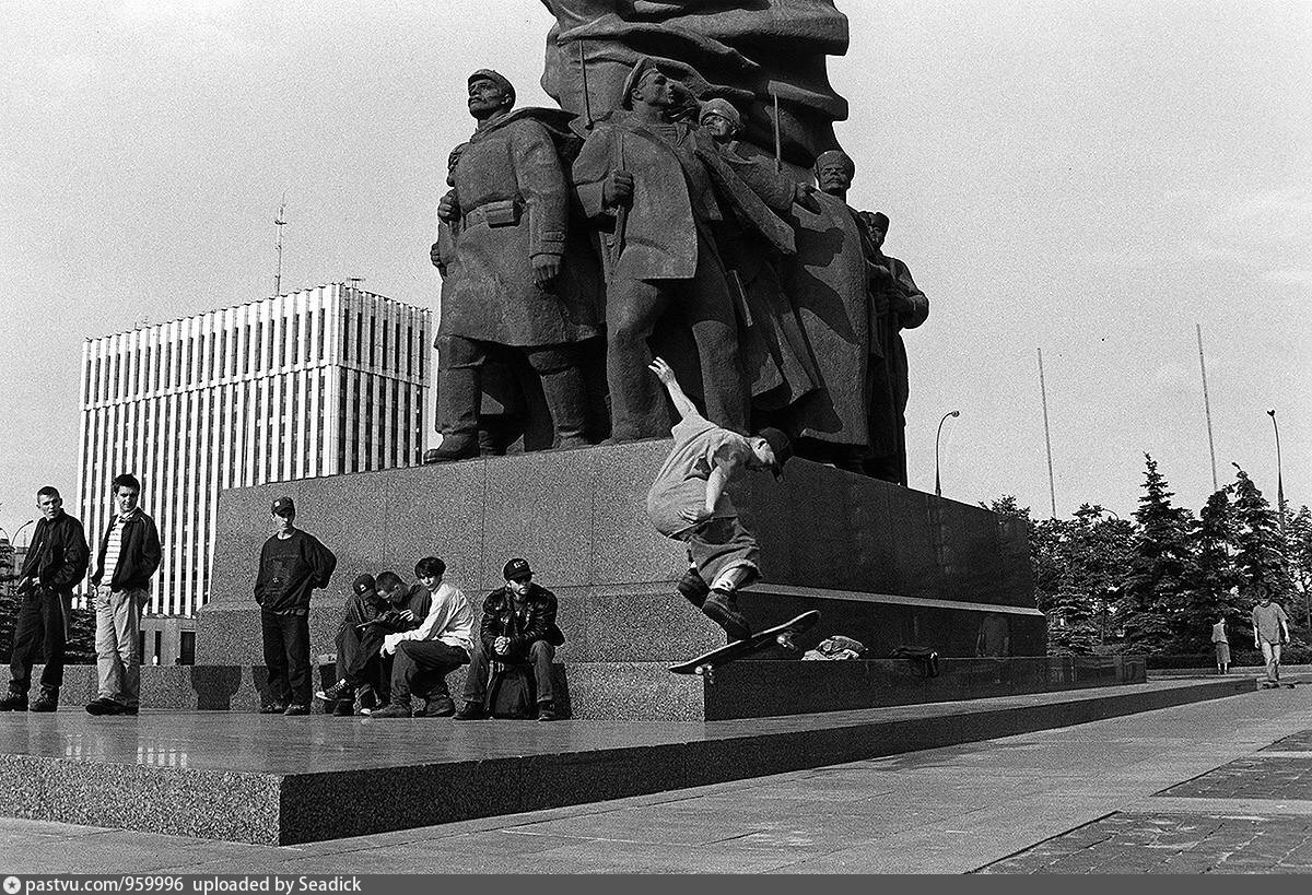 памятник ленину на калужской площади